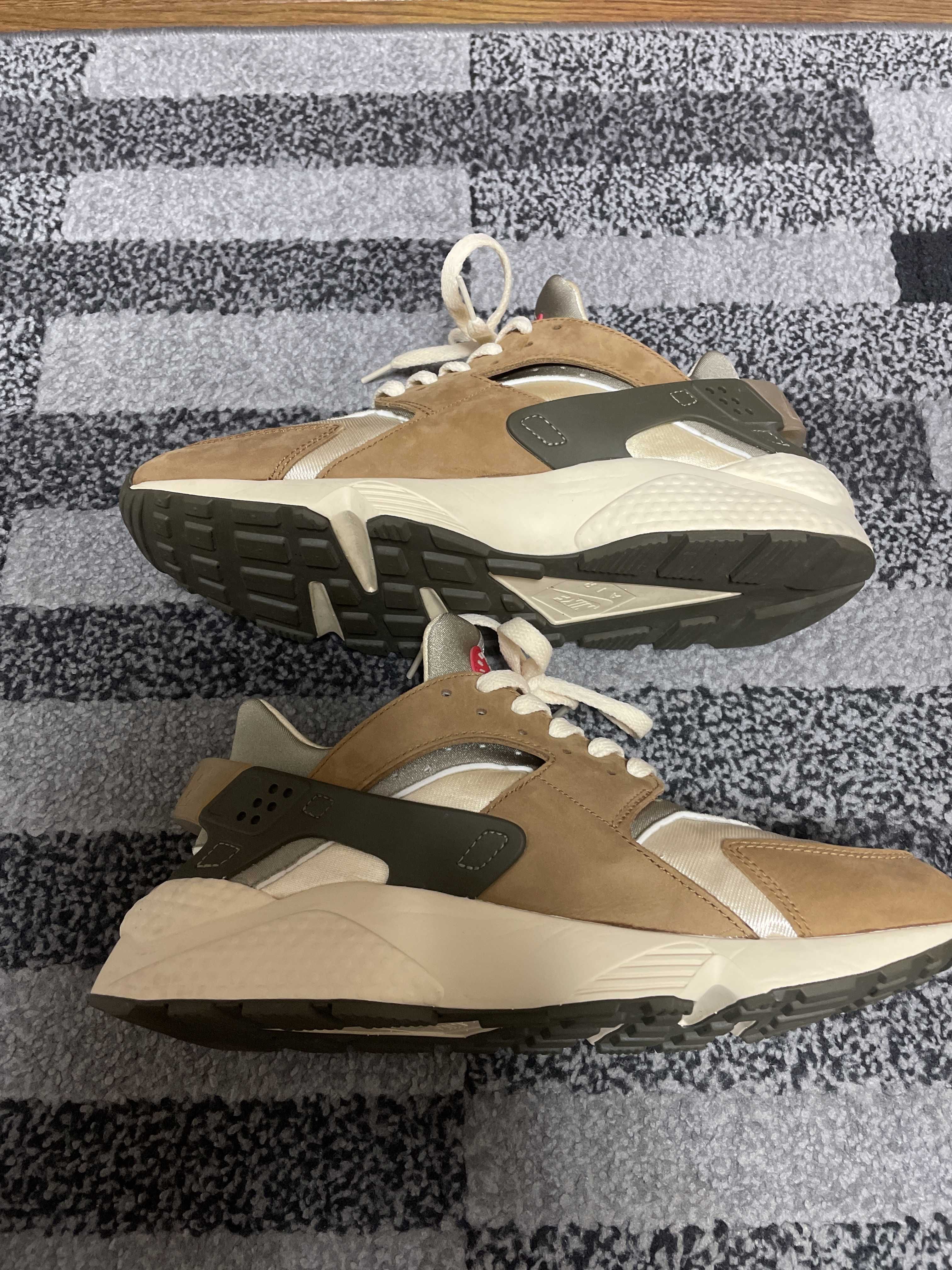 Stussy × Nike Air Huarache "Desert Oak"