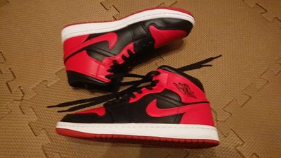 Nike Air Jordan 1 Mid "Bred"