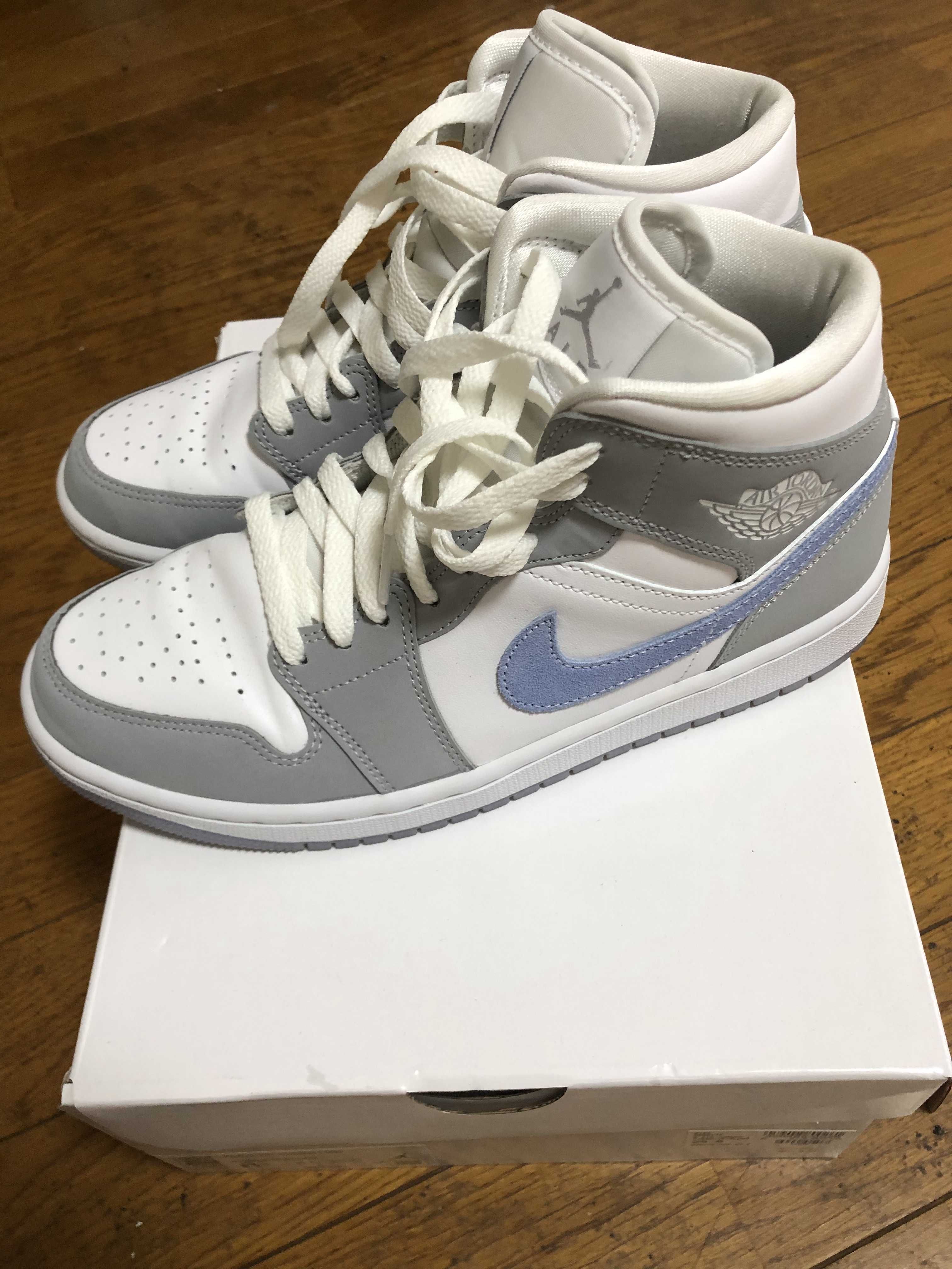 Nike Women's Air Jordan 1 Mid "Wolf Grey"