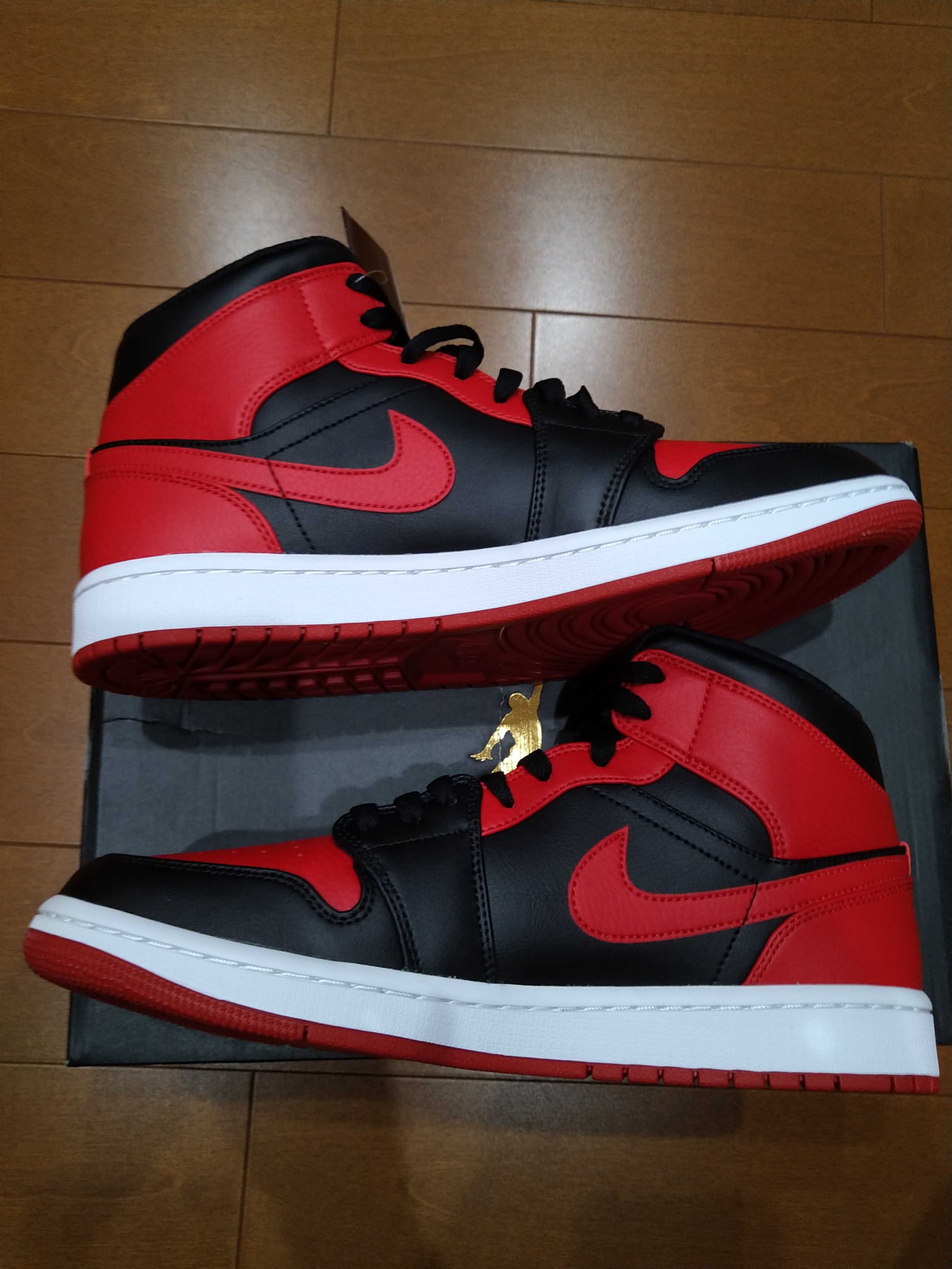 Nike Air Jordan 1 Mid "Bred"