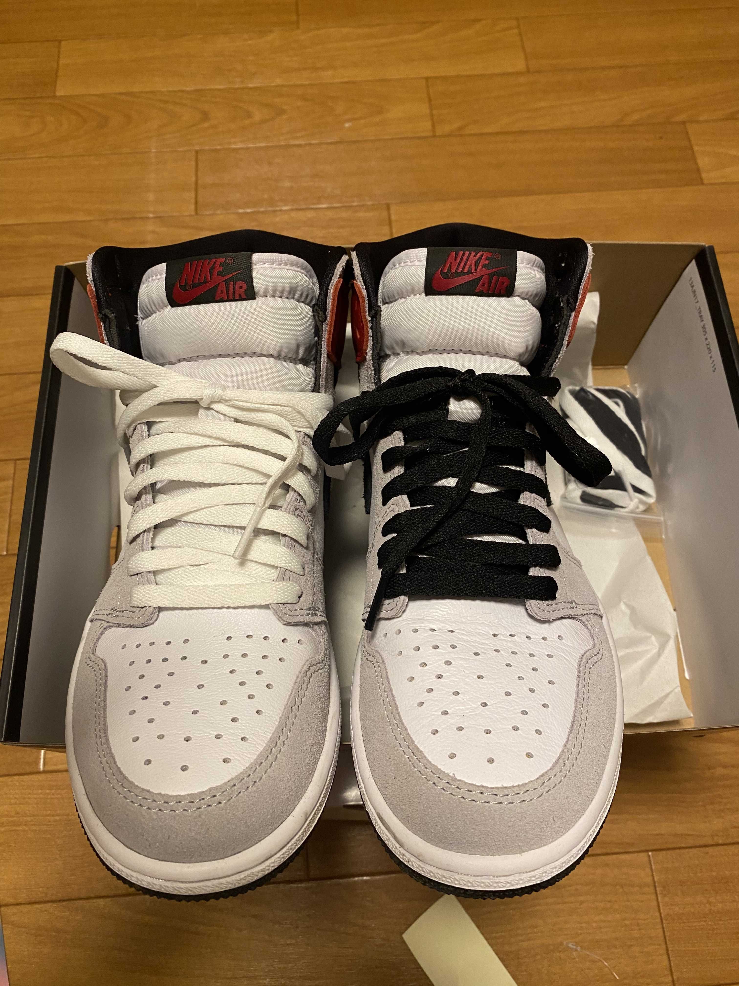 Nike Air Jordan 1 High OG "White/Black/Light Smoke Grey"