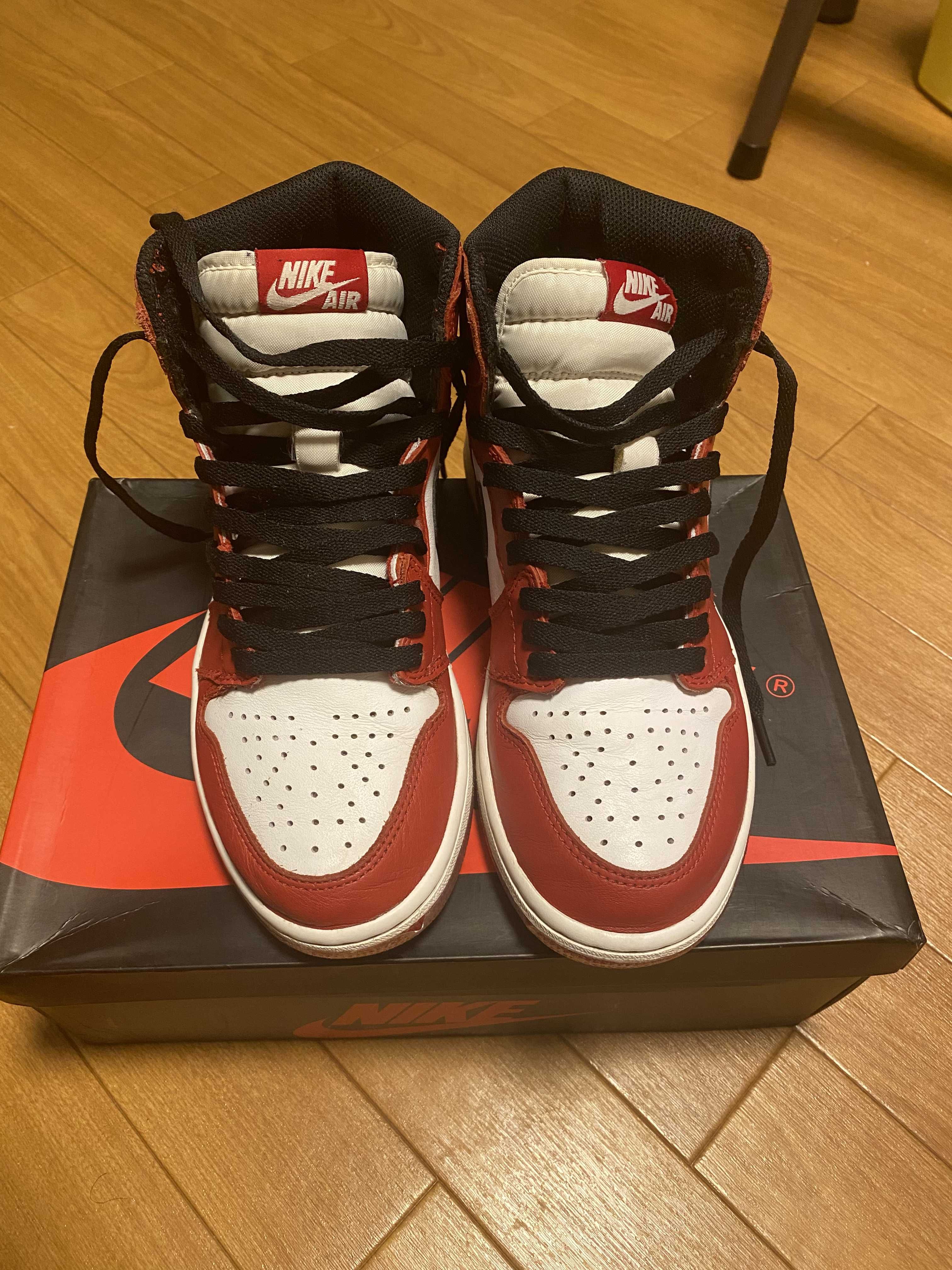 Nike Air Jordan 1 Retro High "Chicago" (2015)