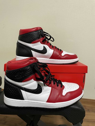 Nike Women's Air Jordan 1 High OG "Satin Red"