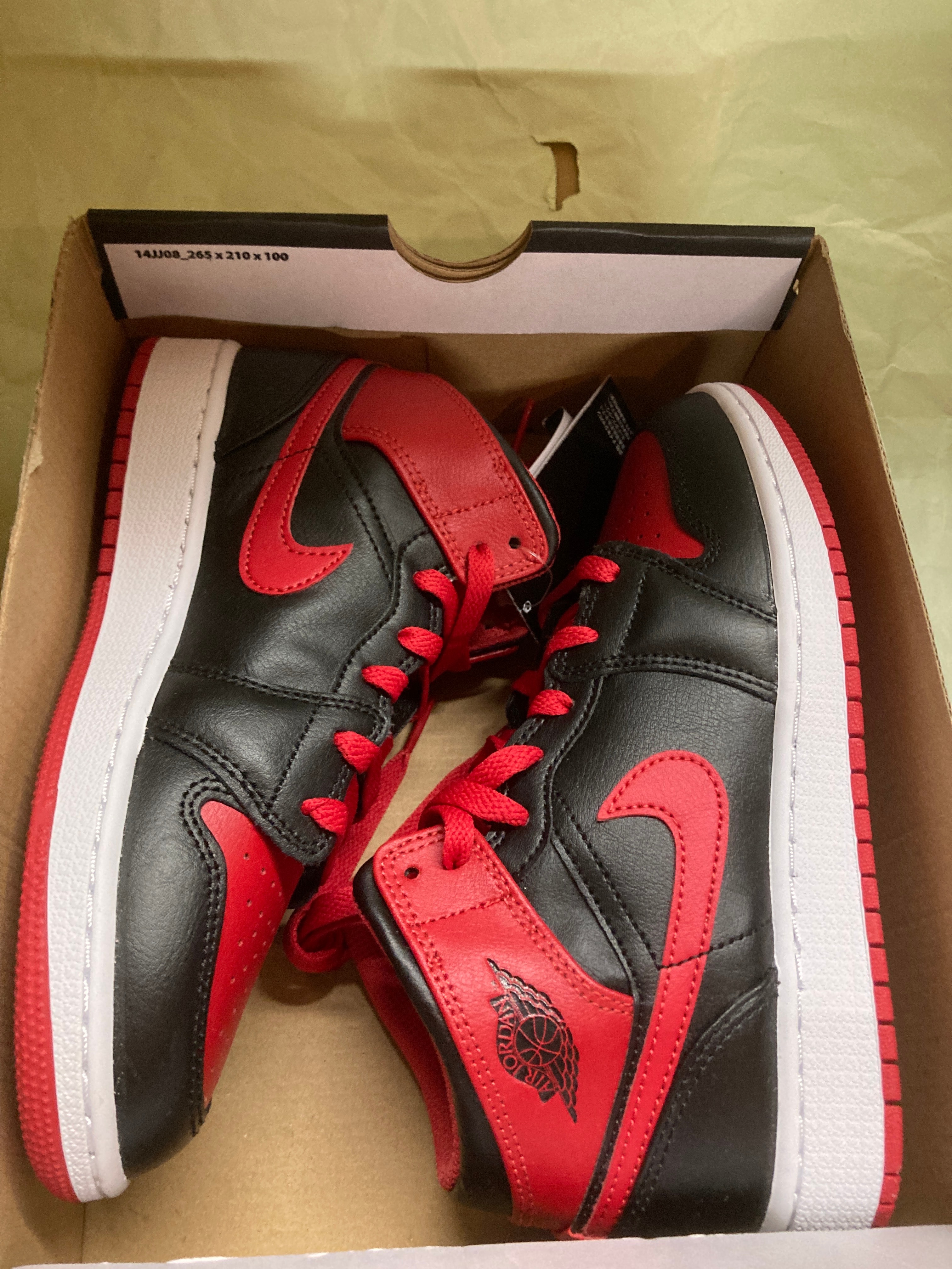 Nike GS Air Jordan 1 Mid "Bred Toe"