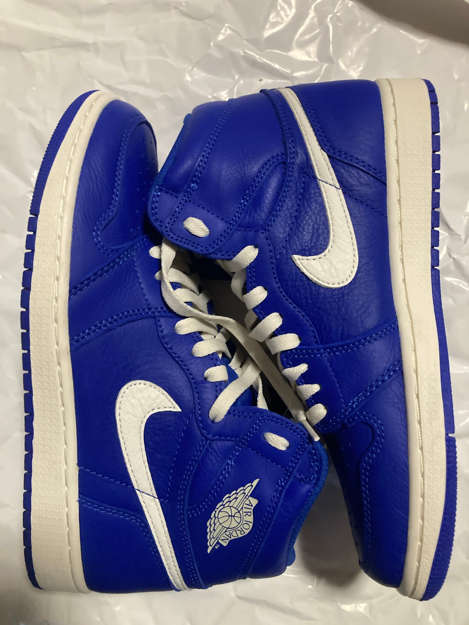 Nike Air Jordan 1 Retro High "Hyper Royal"