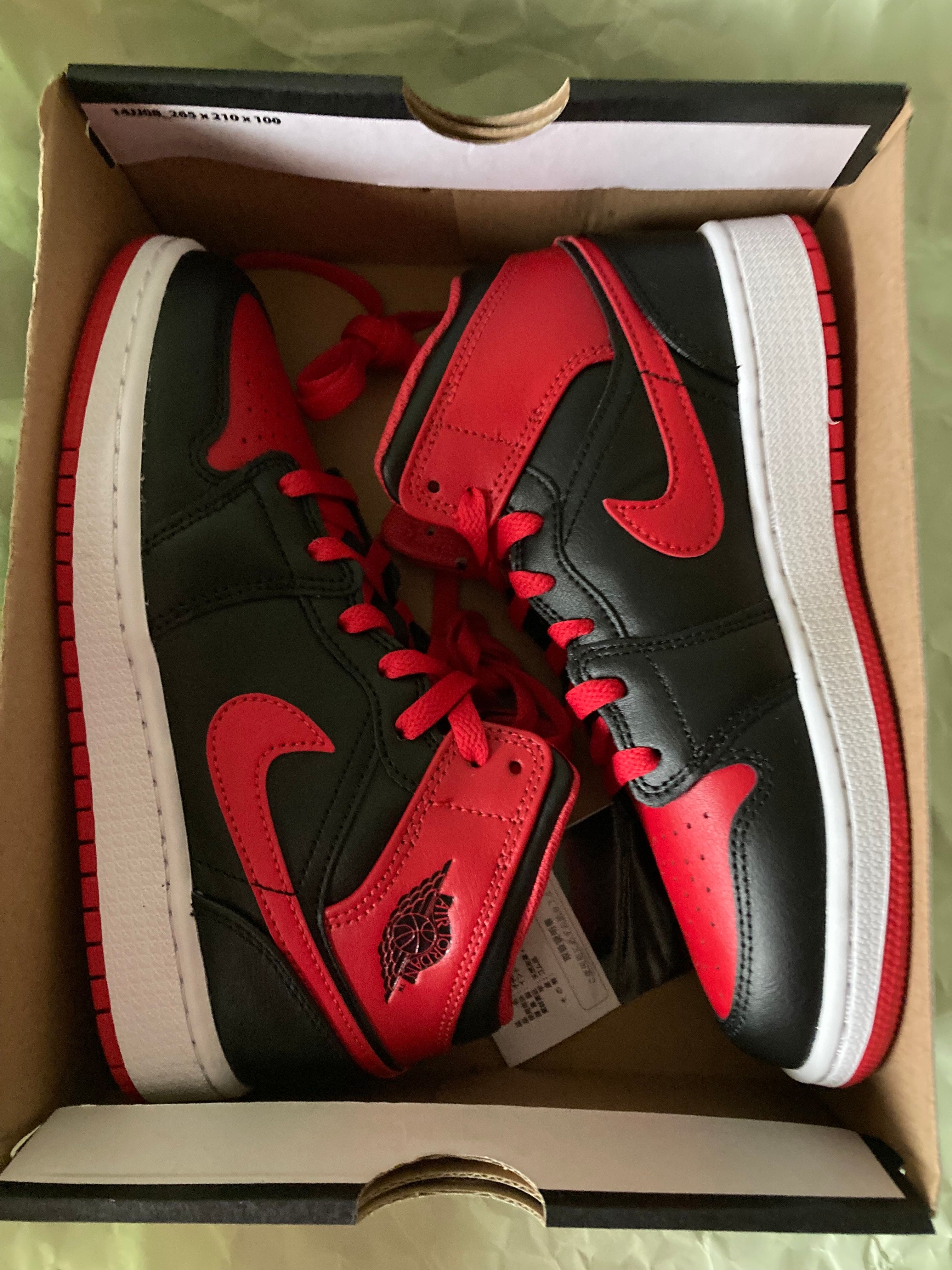 Nike GS Air Jordan 1 Mid "Bred Toe"