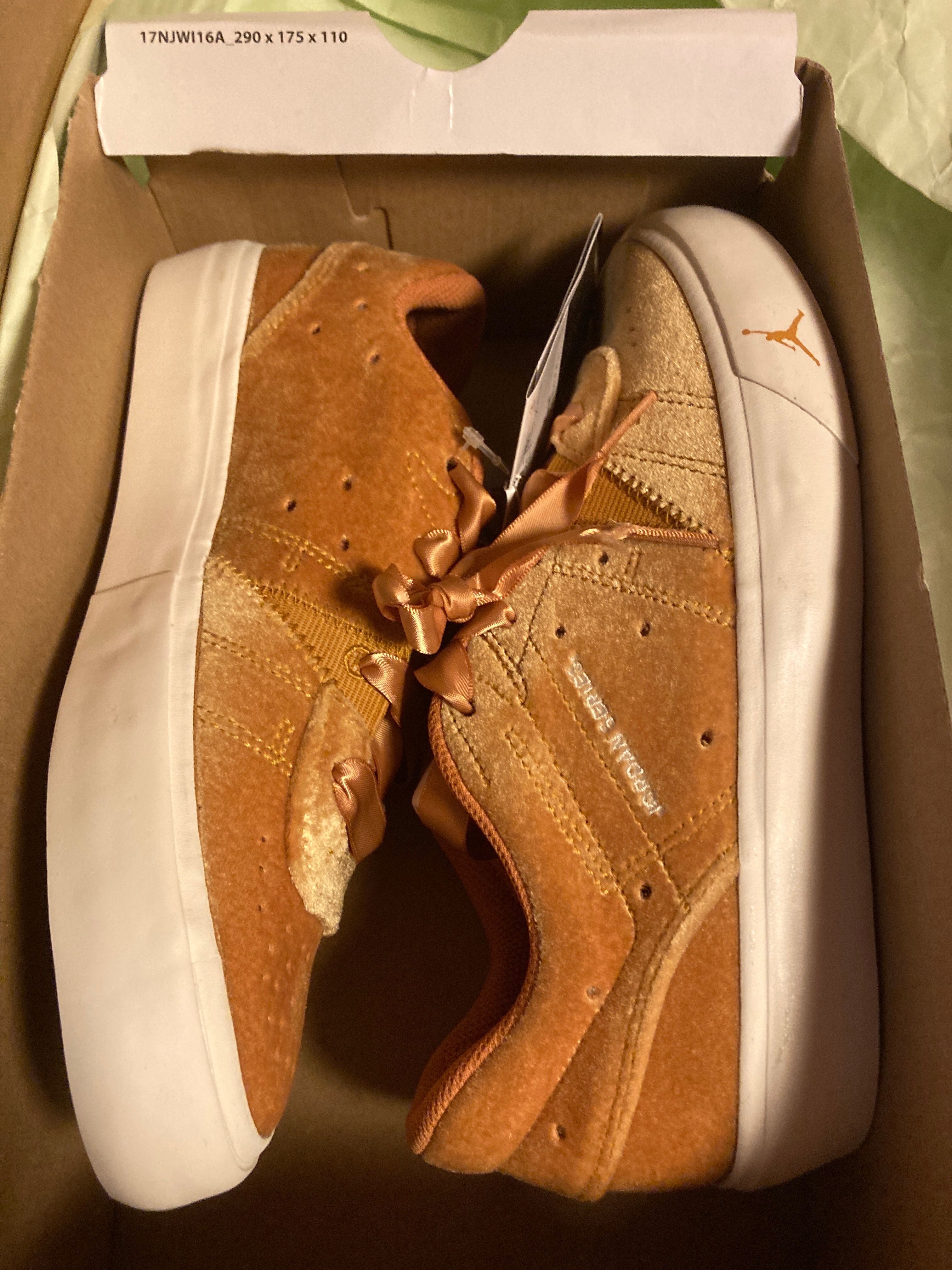 Nike Women's Air Jordan Series .05 SE Low "Gold Velvet"