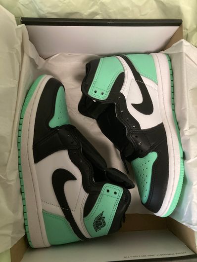 Nike Air Jordan 1 High OG "Green Glow"