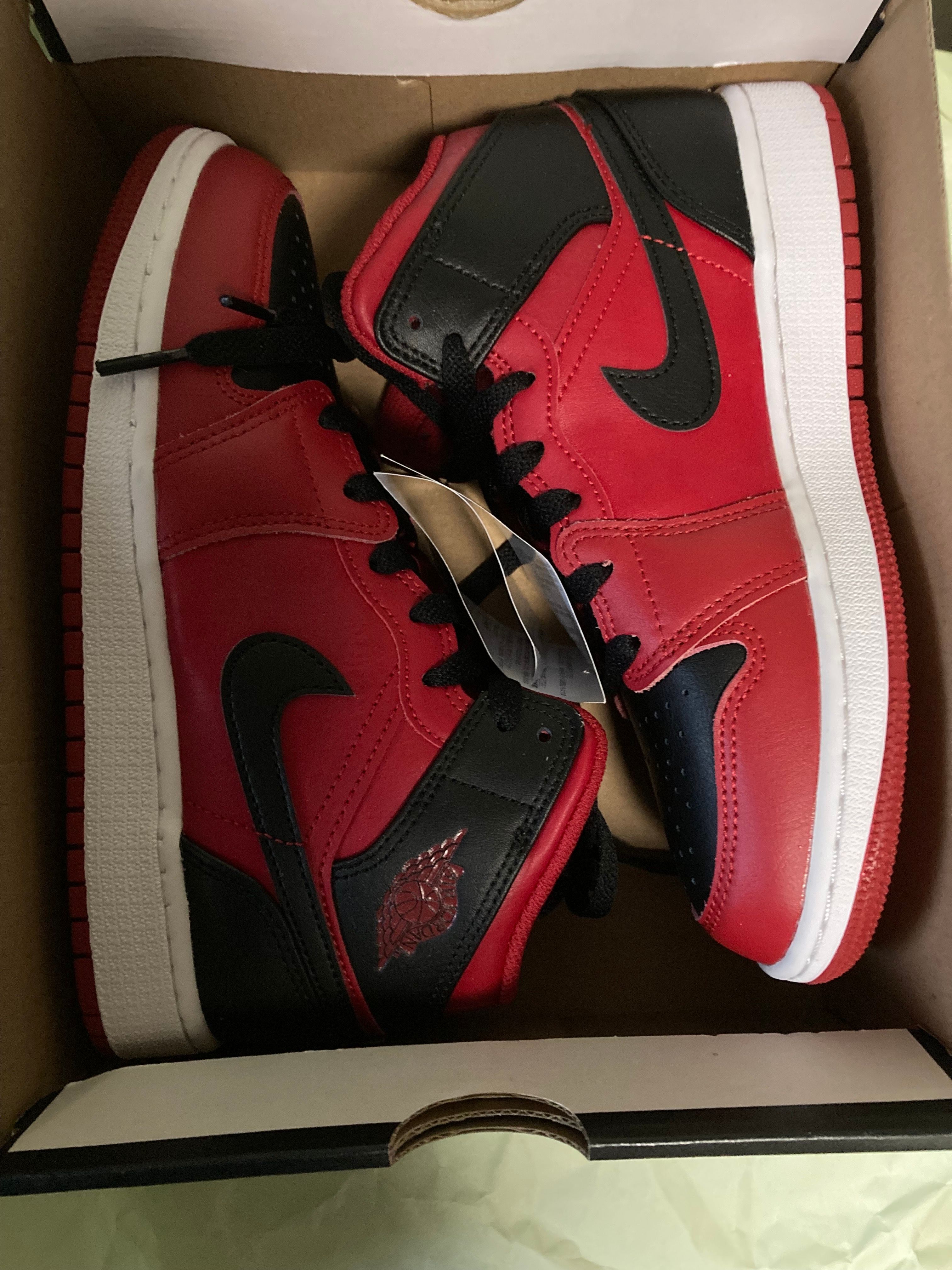 Nike GS Air Jordan 1 Mid "Reverse Bred"
