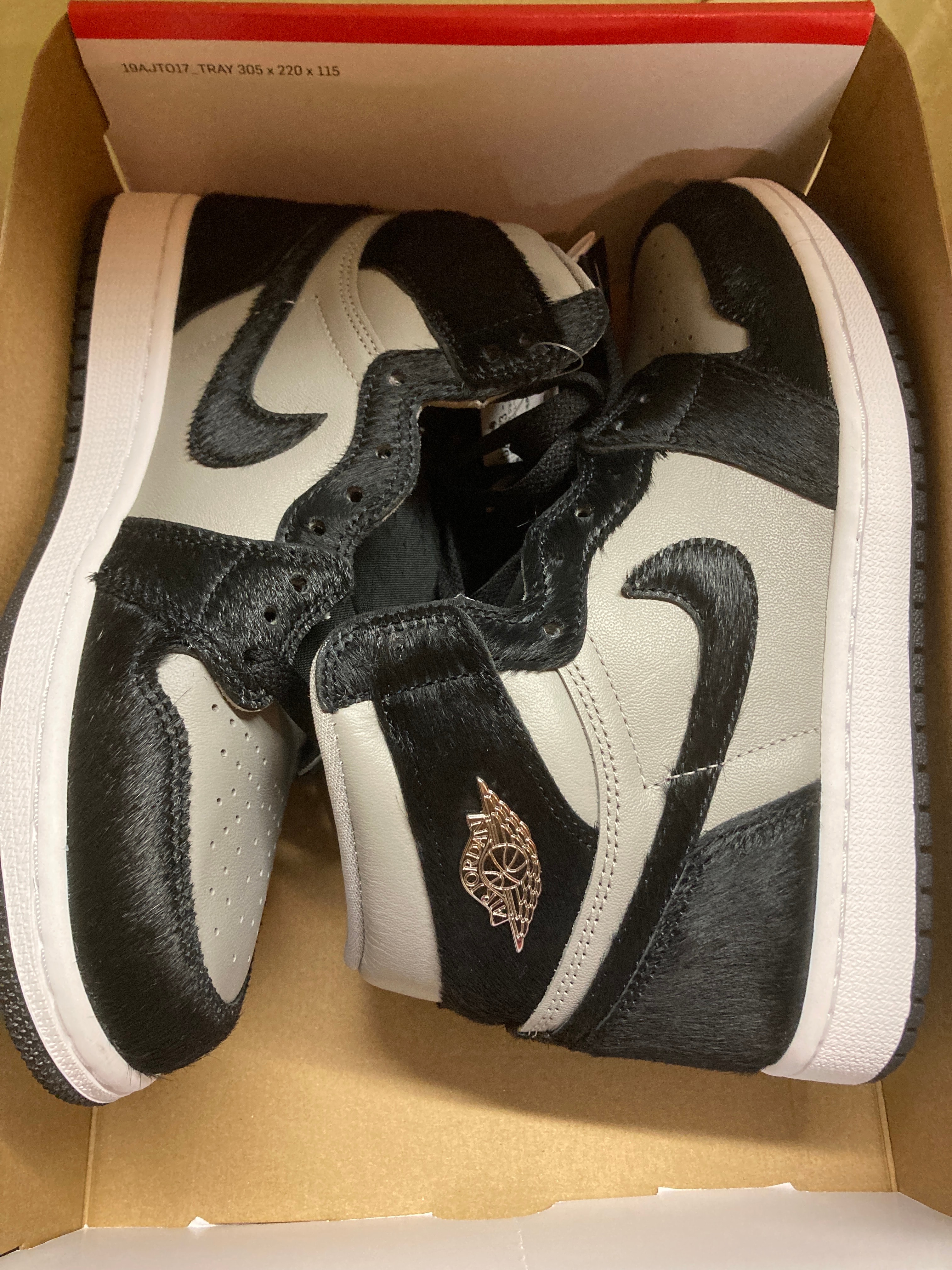 Nike Women's Air Jordan 1 Retro High OG "Medium Grey"