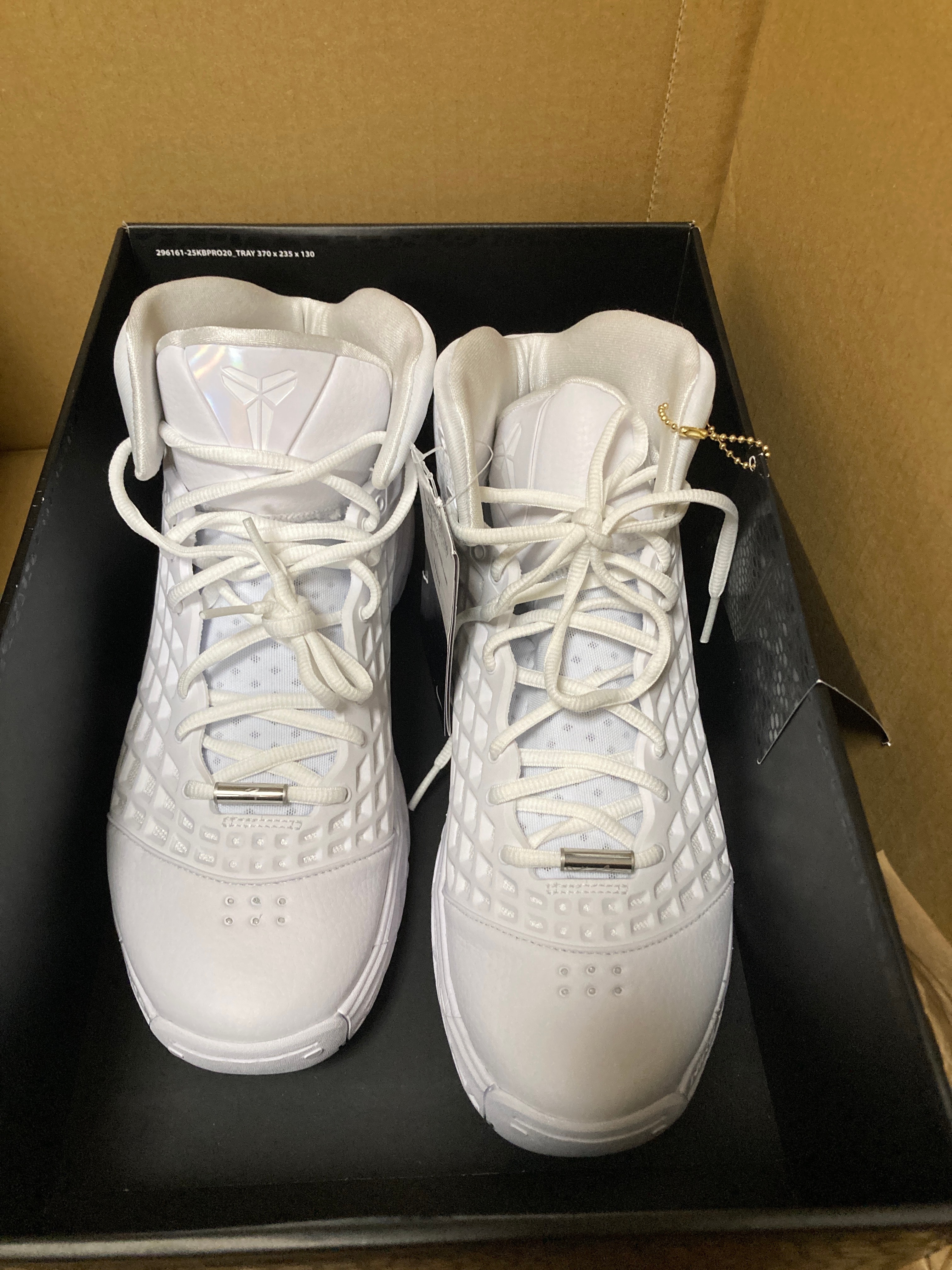 ナイキ コービー3 (NIKE Kobe 3) の新作・中古通販｜スニーカーダンク