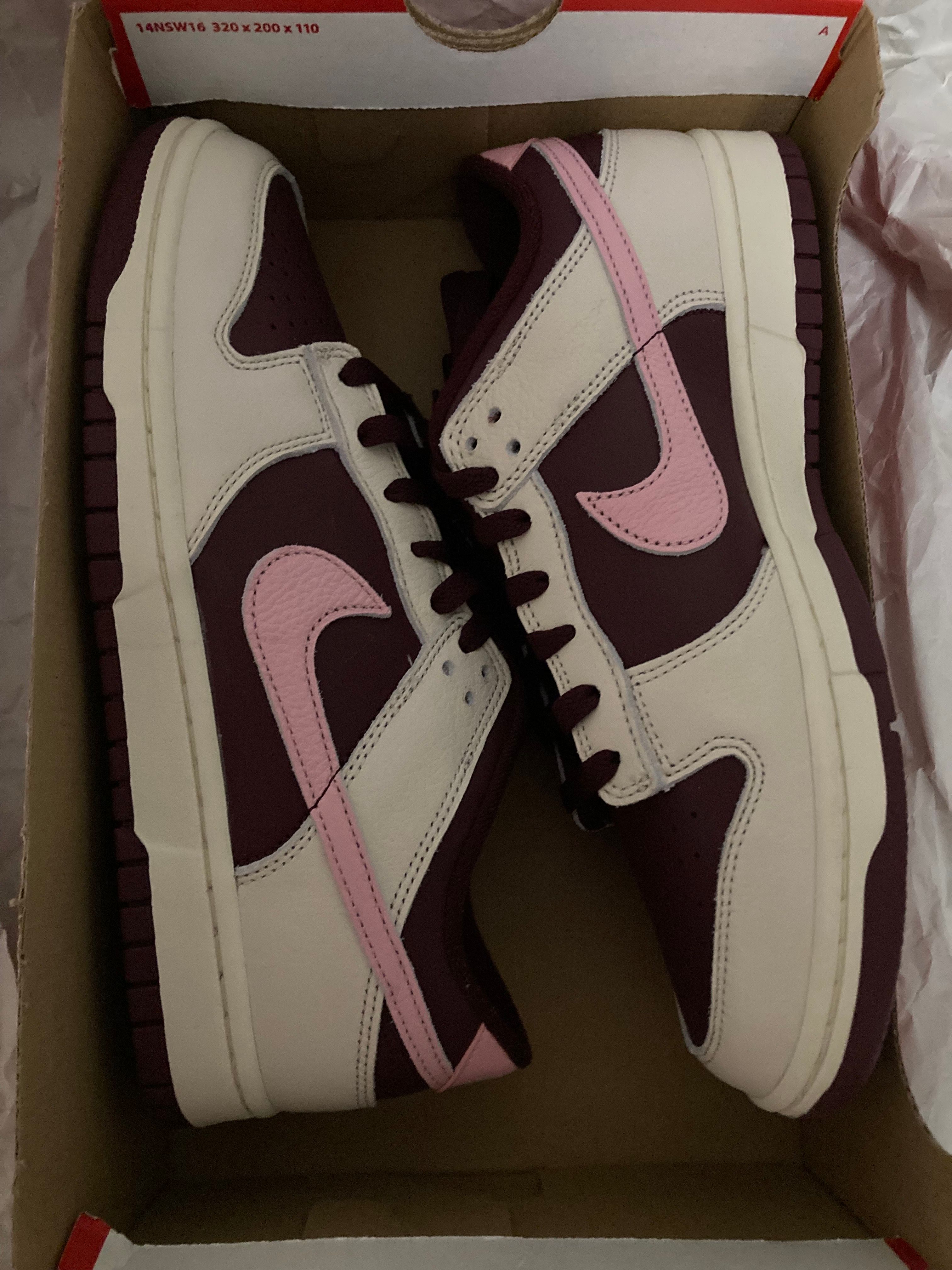 Nike Dunk Low "Valentine’s Day" (2023)