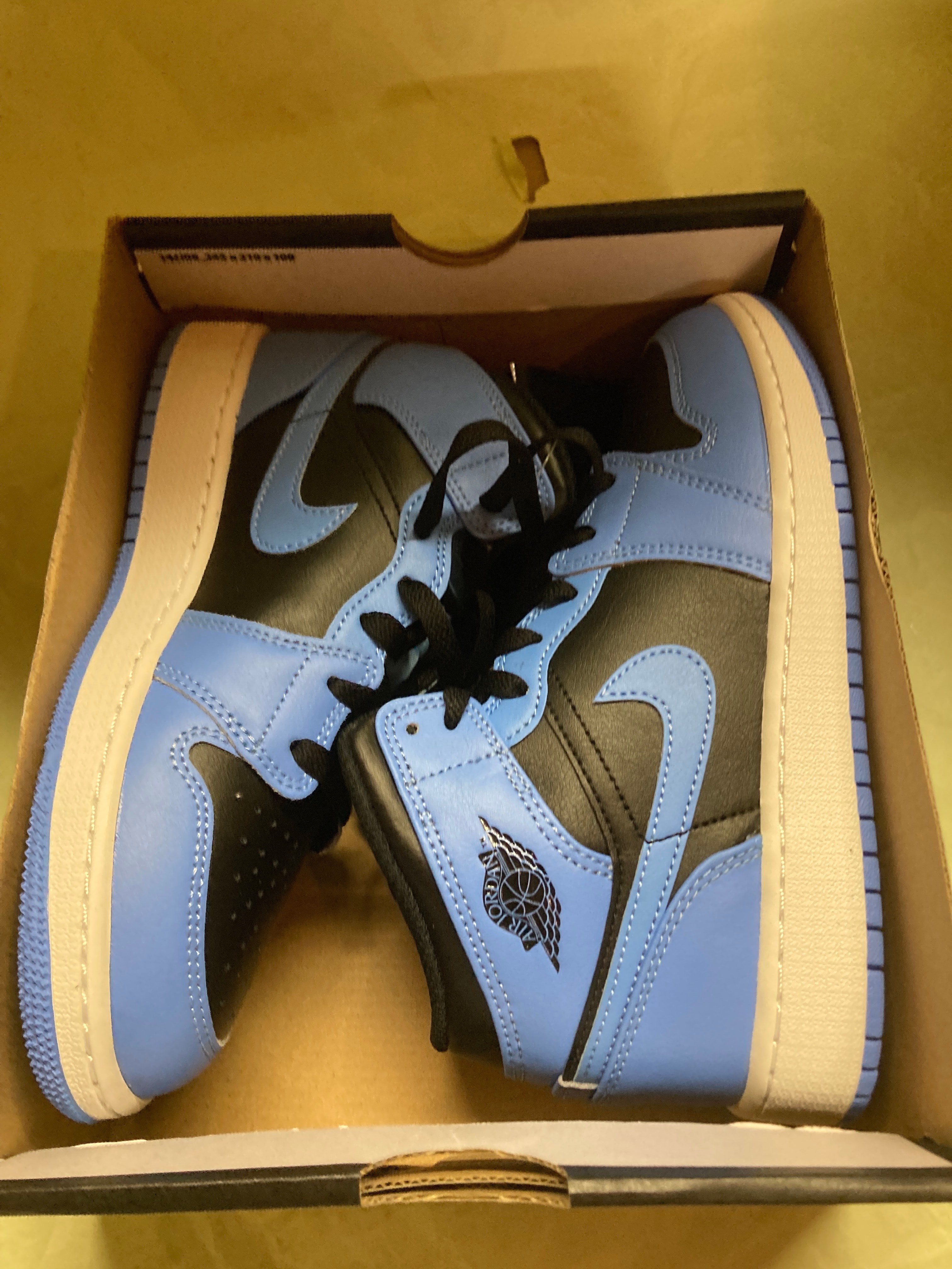 Nike GS Air Jordan 1 Mid "University Blue"
