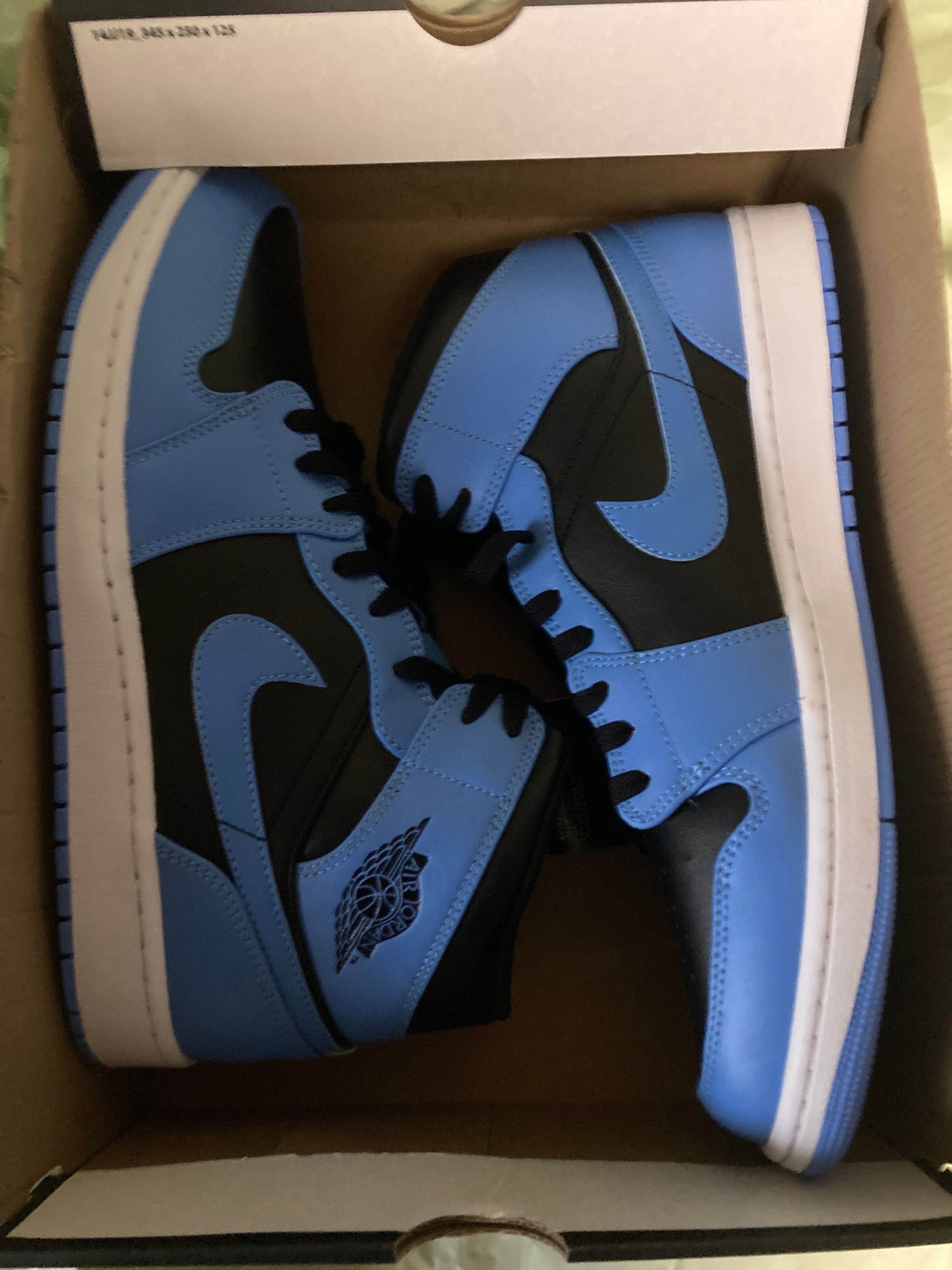 Nike Air Jordan 1 Mid "University Blue"