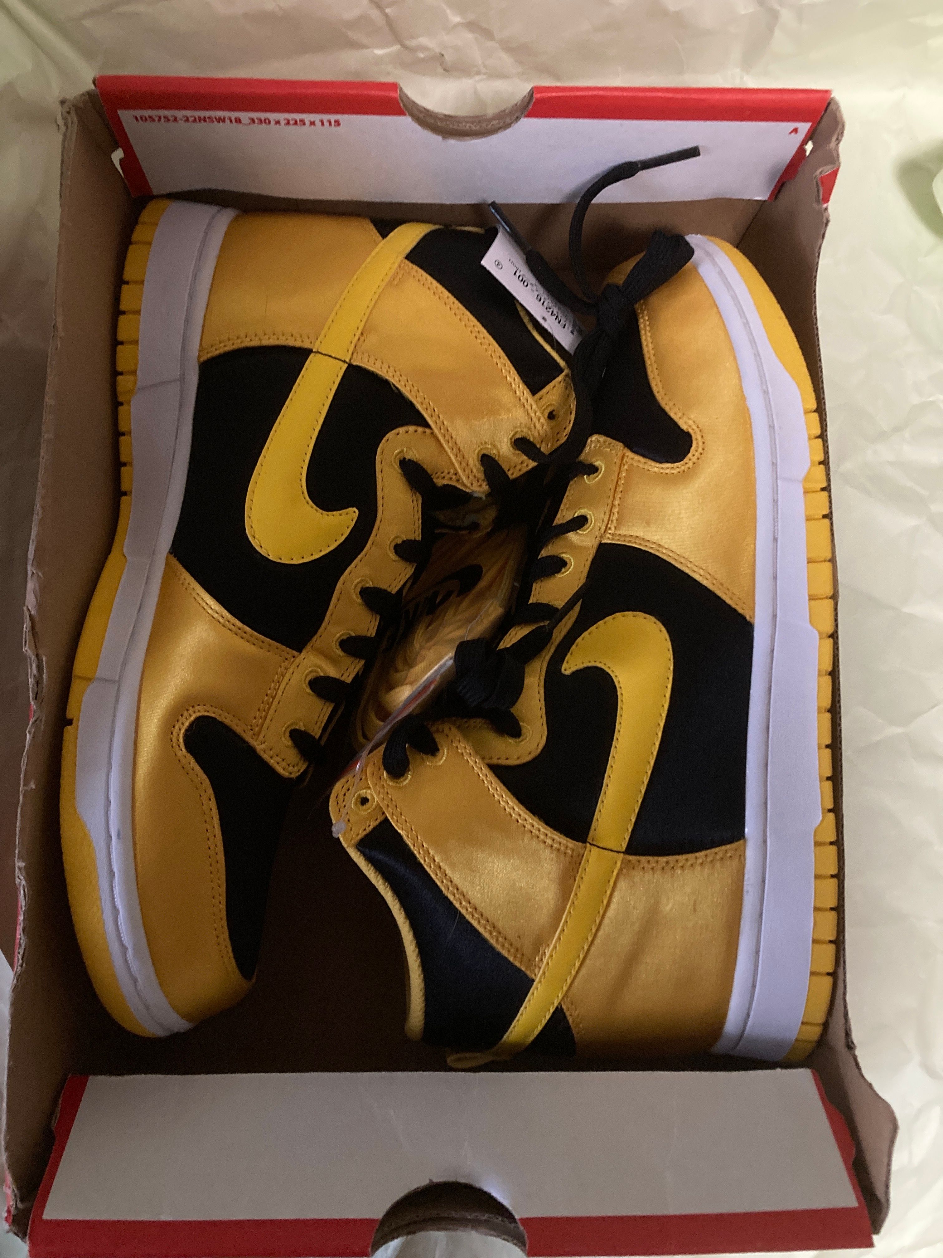 Nike Women's Dunk High "Satin Goldenrod"