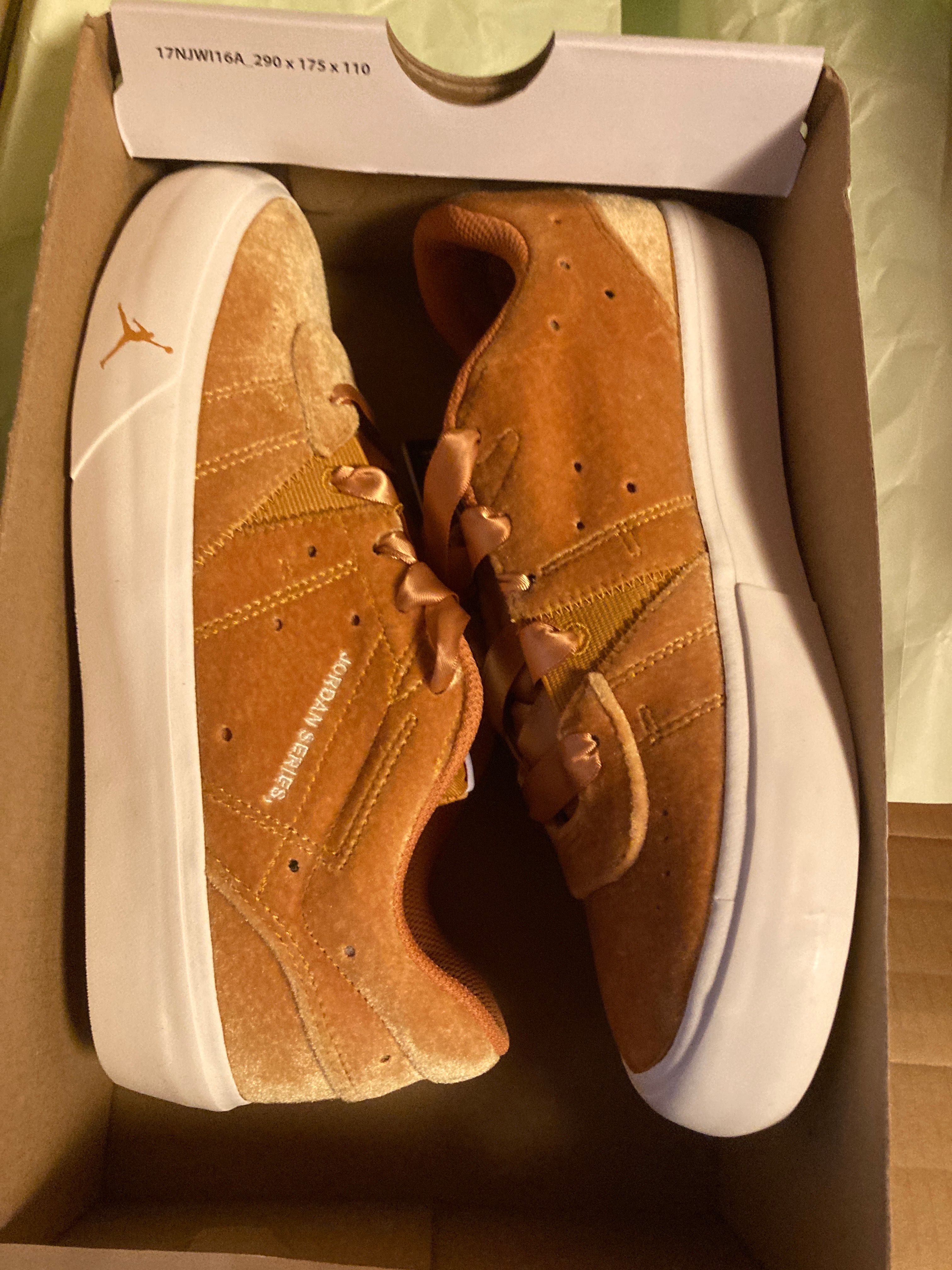 Nike Women's Air Jordan Series .05 SE Low "Gold Velvet"