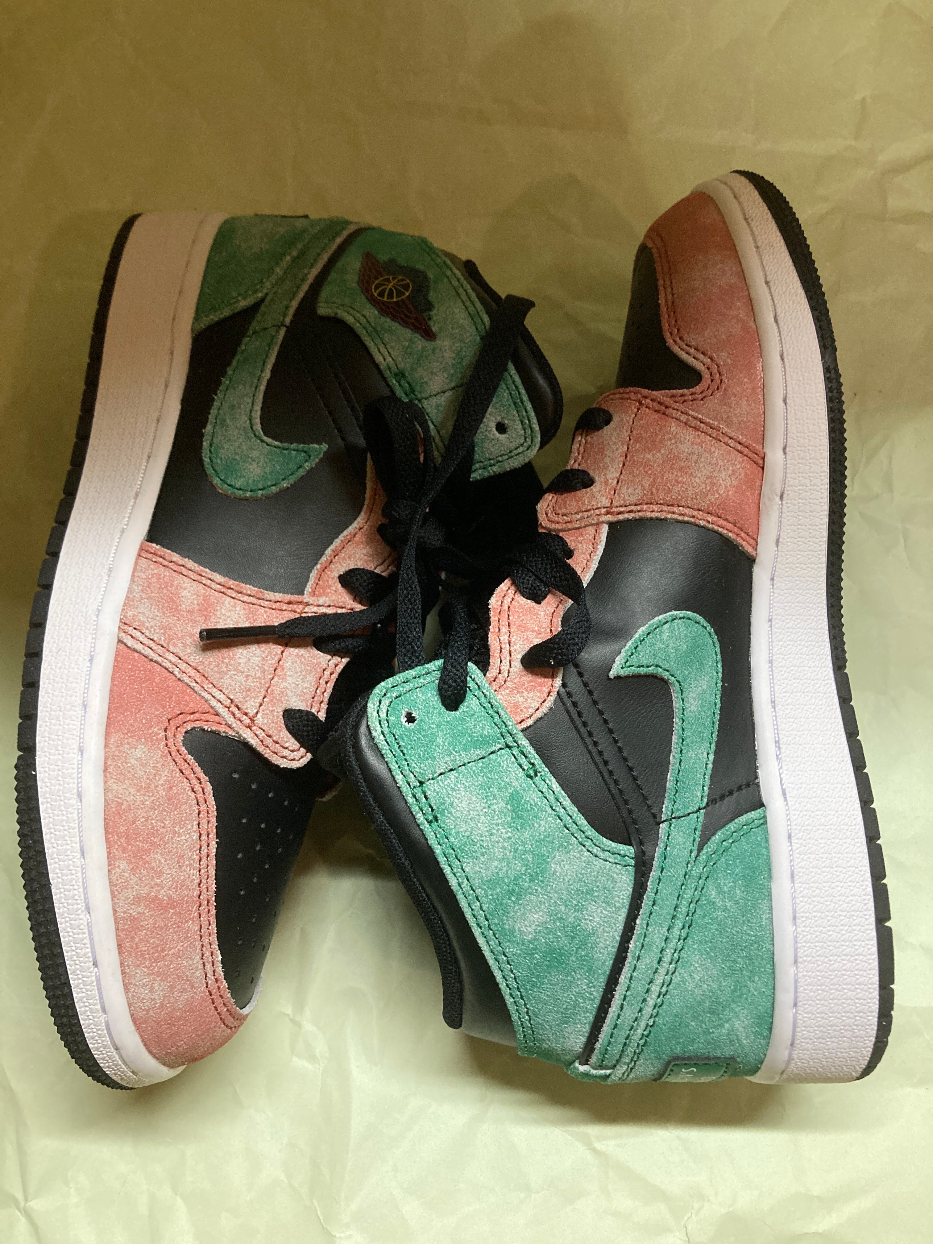 Nike GS Air Jordan 1 Mid "Mike's Playground"