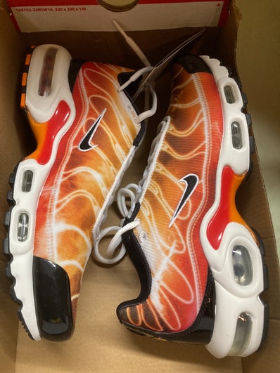 Nike Air Max Plus "Solar Flare"