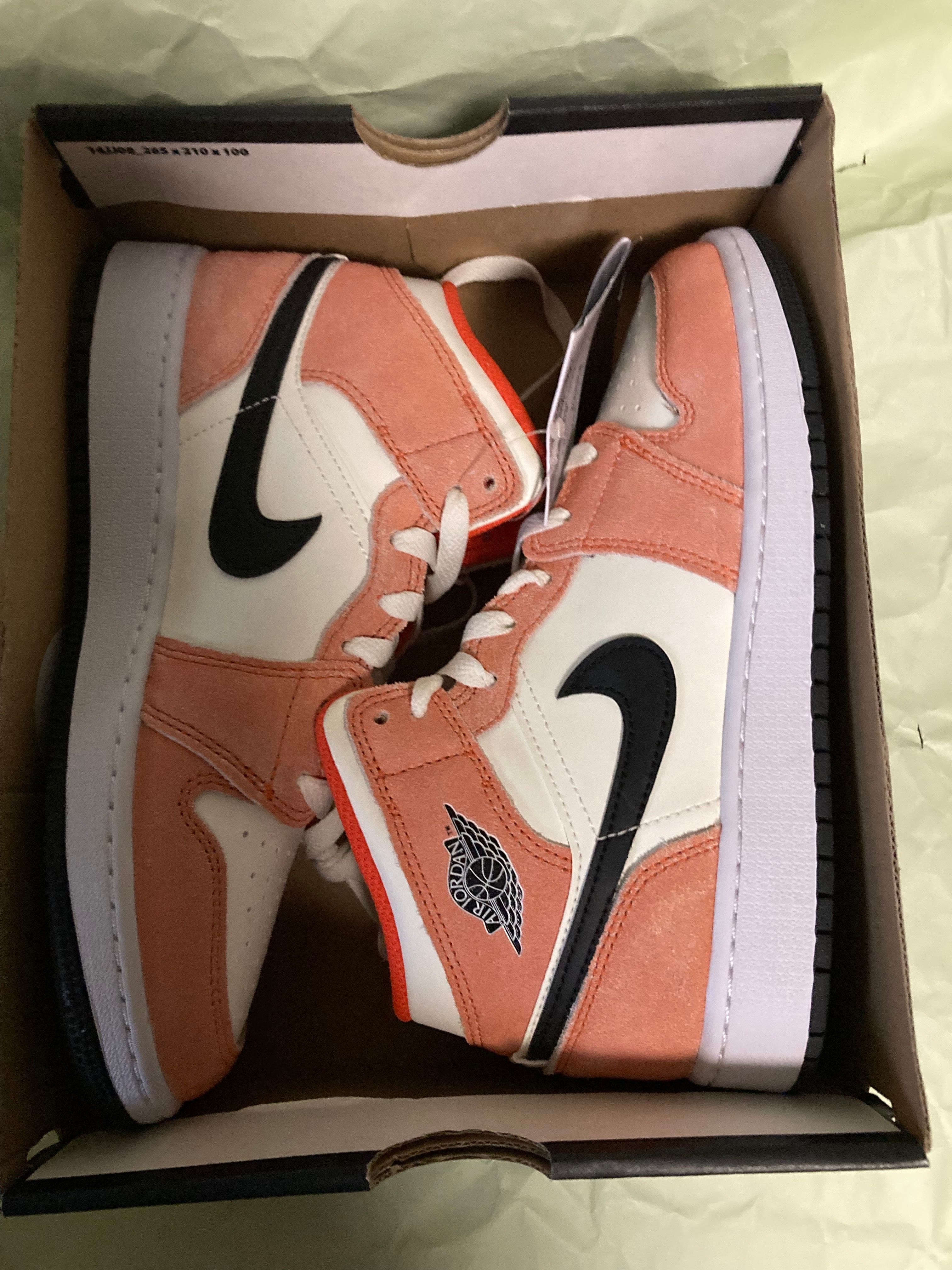 Nike GS Air Jordan 1 Mid "Orange Suede"