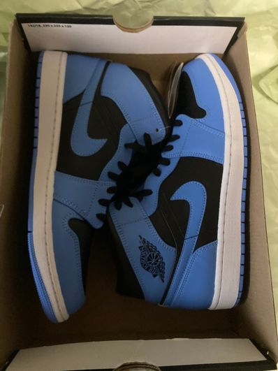 Nike Air Jordan 1 Mid "University Blue"