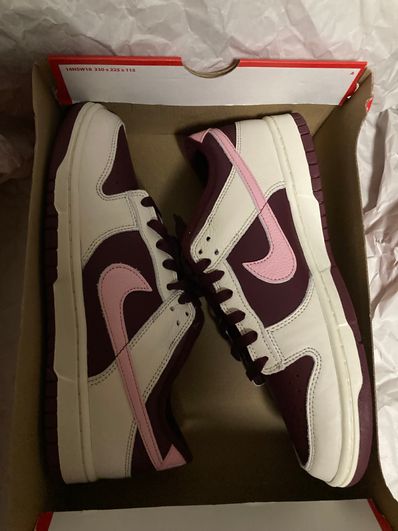 Nike Dunk Low "Valentine’s Day" (2023)