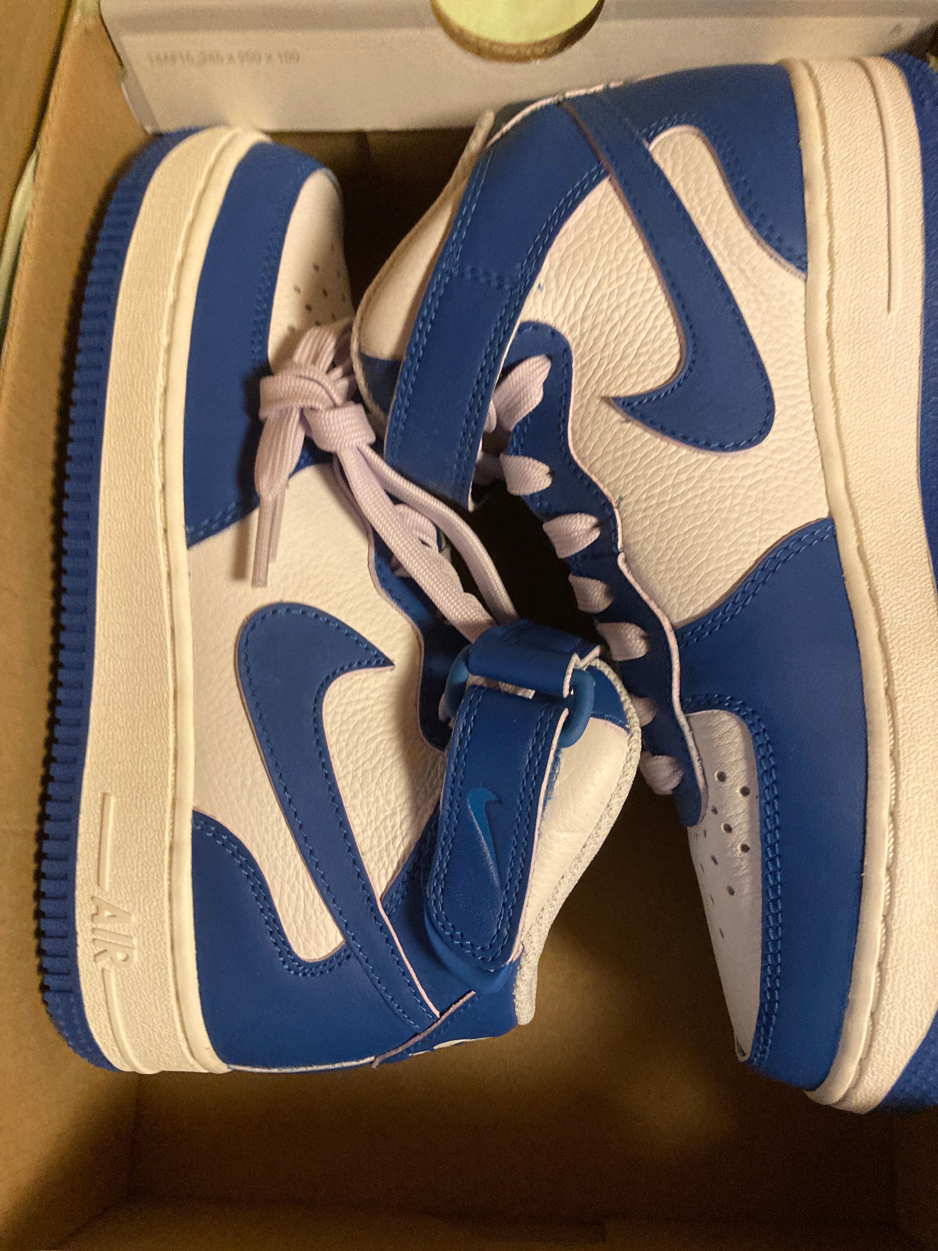 Nike Women's Air Force 1 Mid "Kentucky"