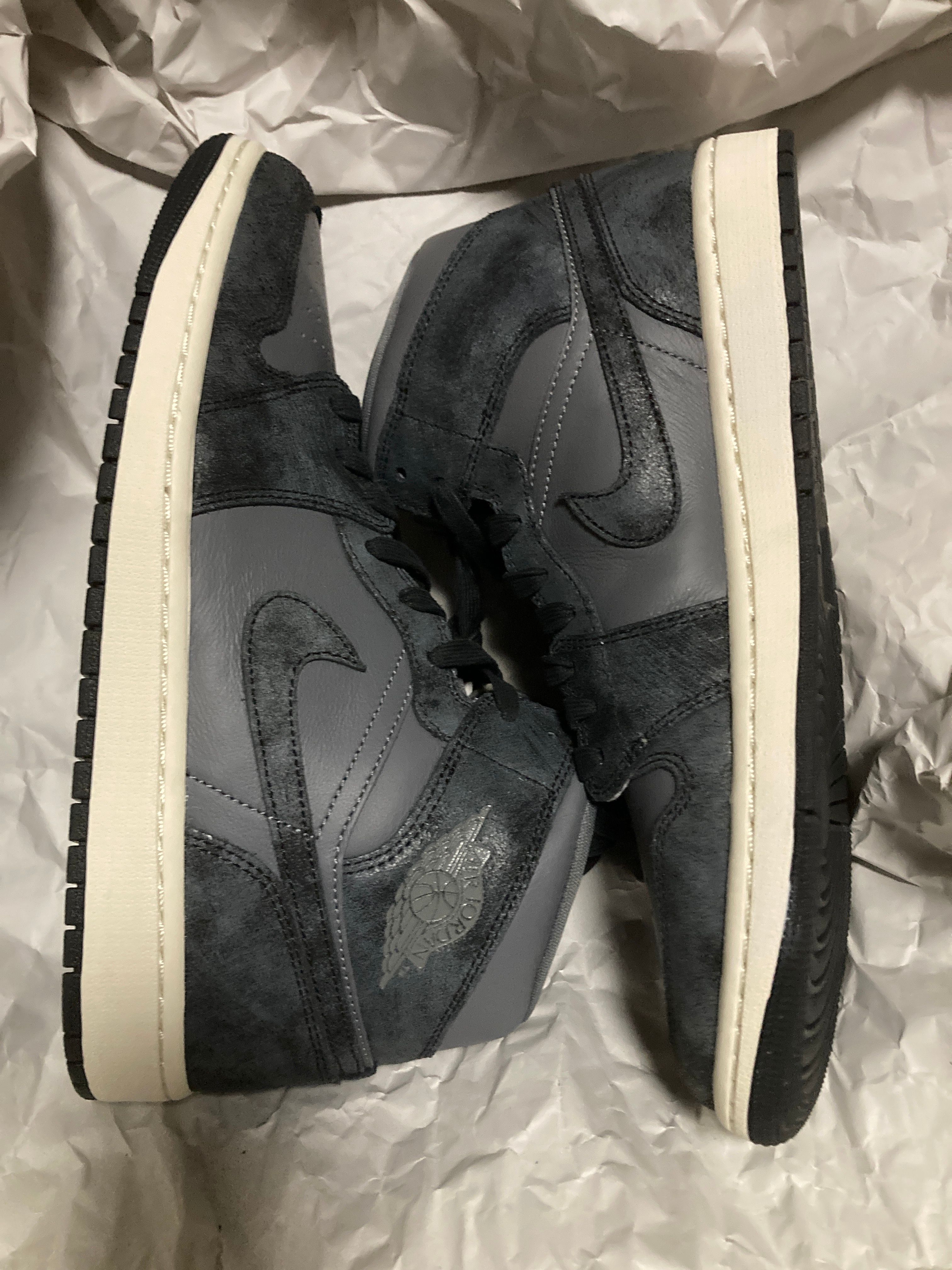 Nike Women's Air Jordan 1 Mid SE "Smoke Grey"