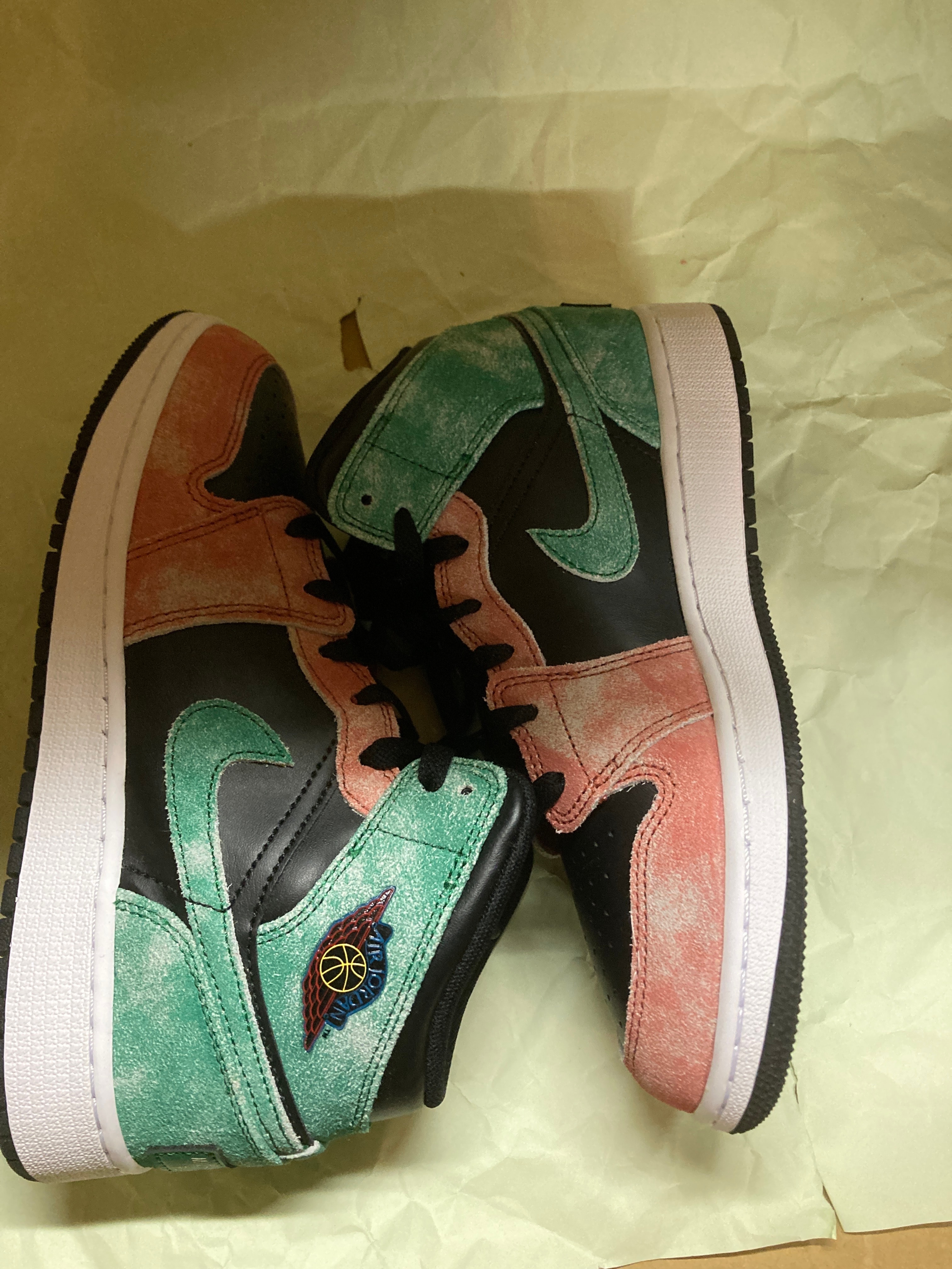 Nike GS Air Jordan 1 Mid "Mike's Playground"