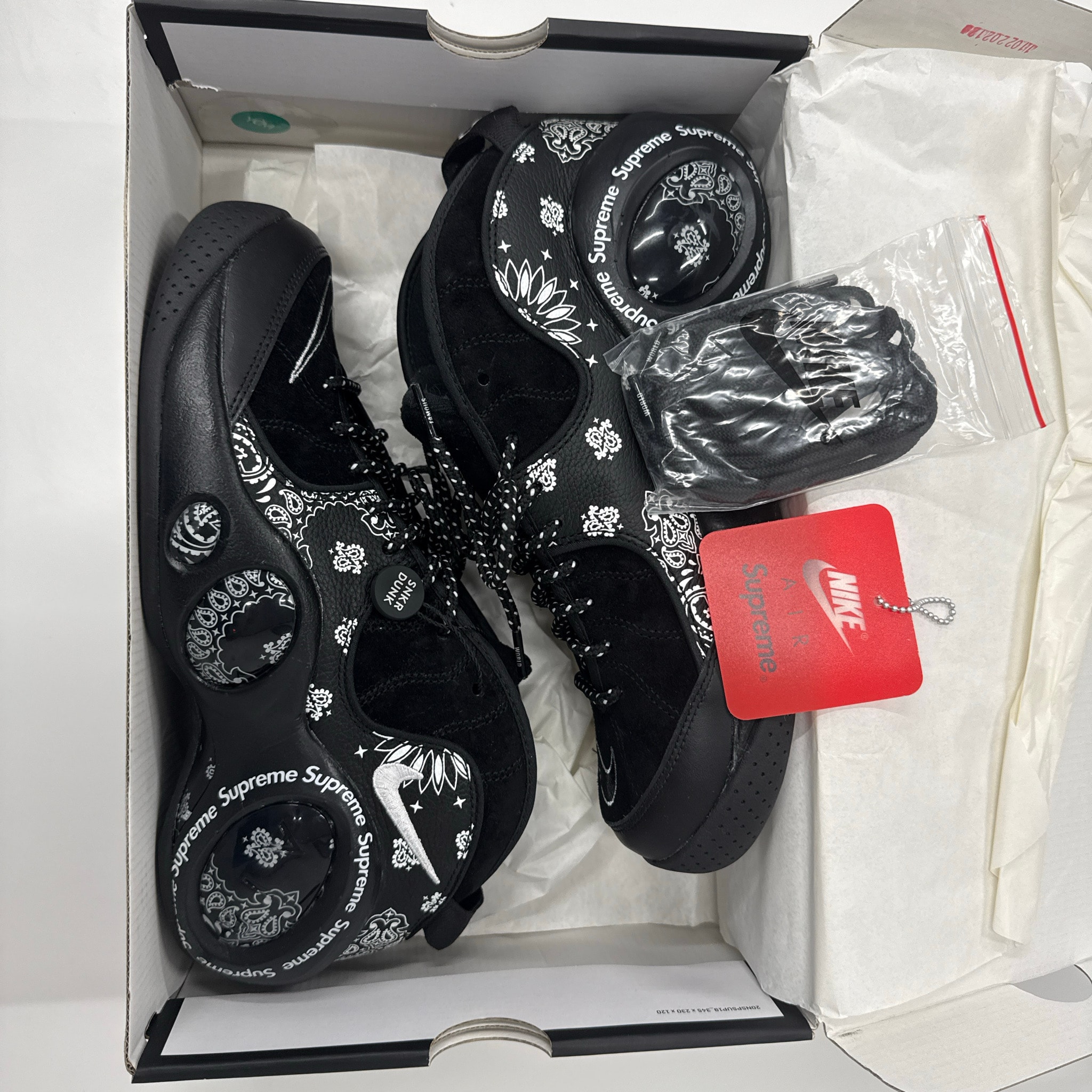 Supreme × Nike Air Zoom Flight 95 SP "Black/White"