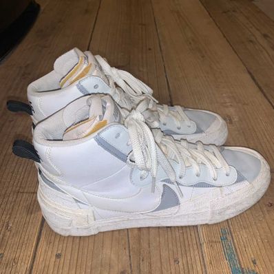 sacai × NIKE BLAZER MID "WHITE/WOLF GREY"