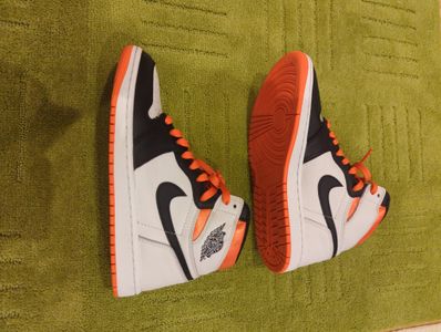 Nike Air Jordan 1 Retro High OG "Electro Orange"
