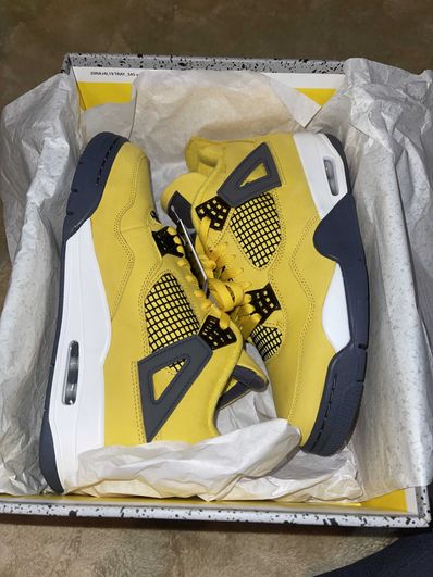 Nike Air Jordan 4 "Tour Yellow"