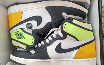 Nike Air Jordan 1 High OG "Volt Gold"