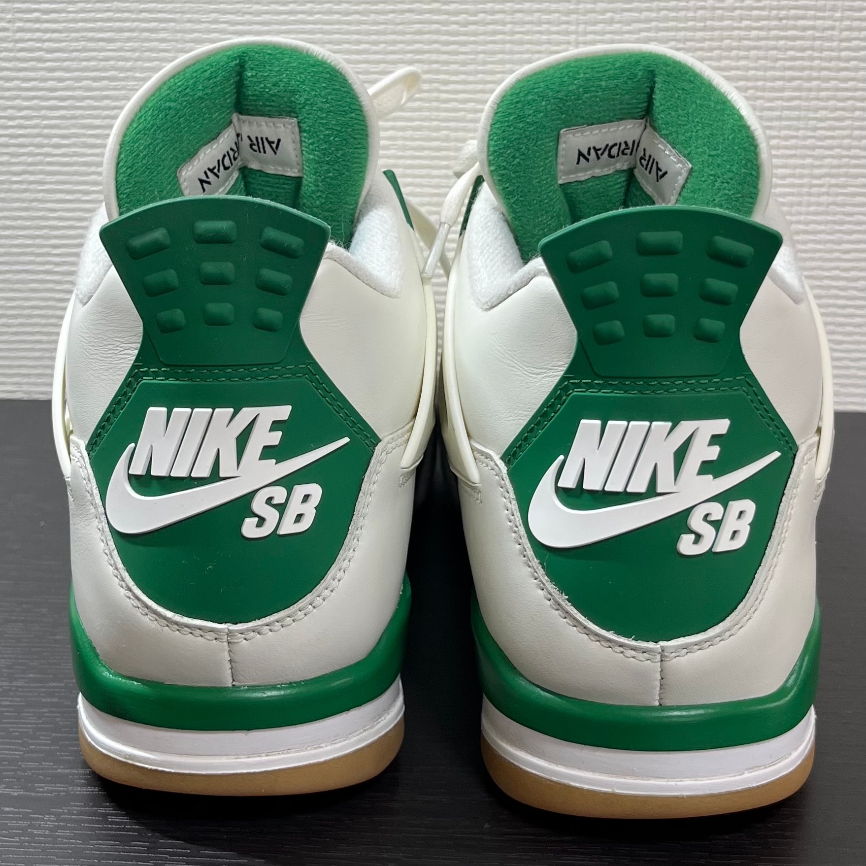 Nike SB × Air Jordan 4 Retro SP "Pine Green"