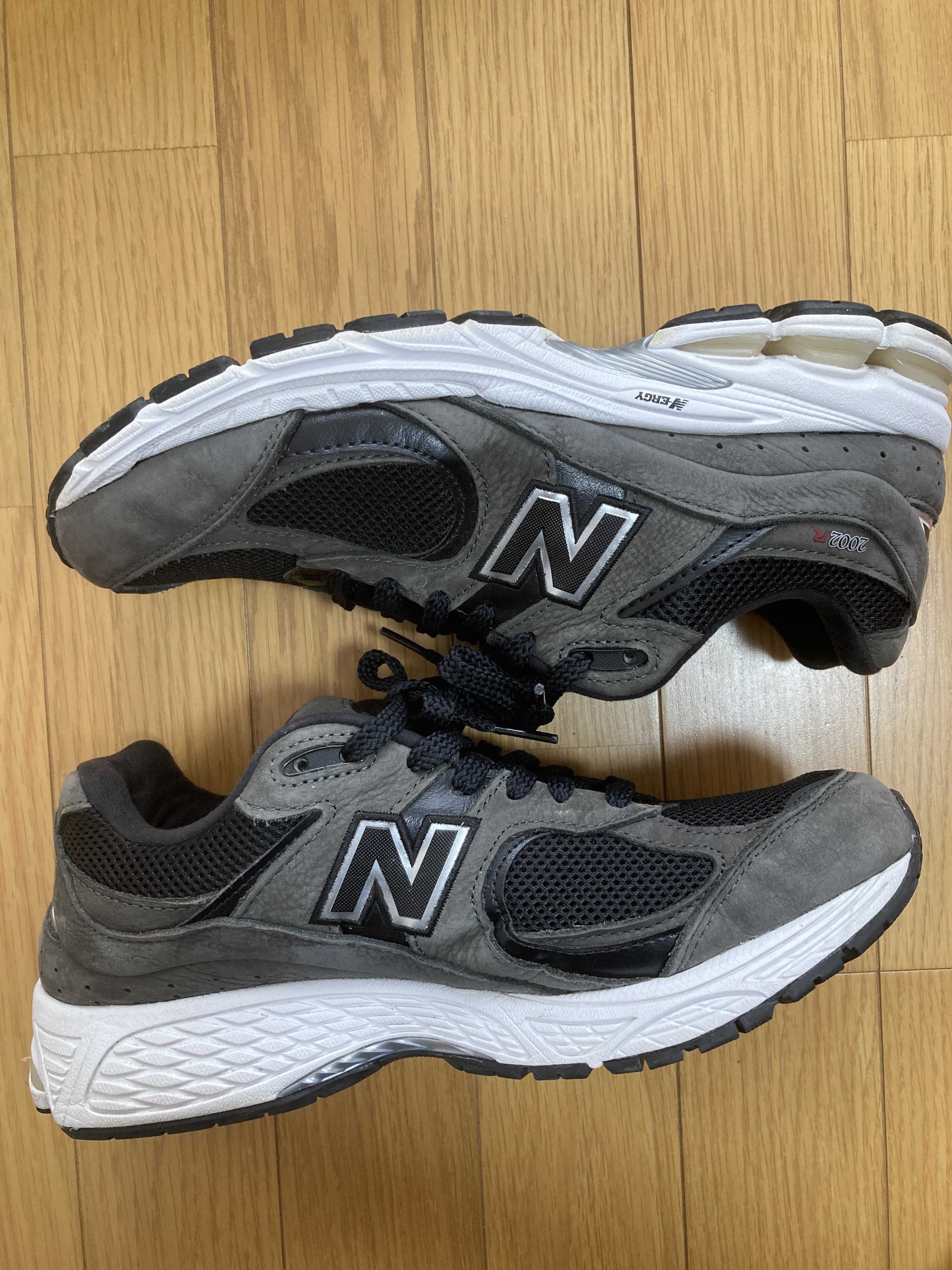 New Balance 2002R "Black/Gray"
