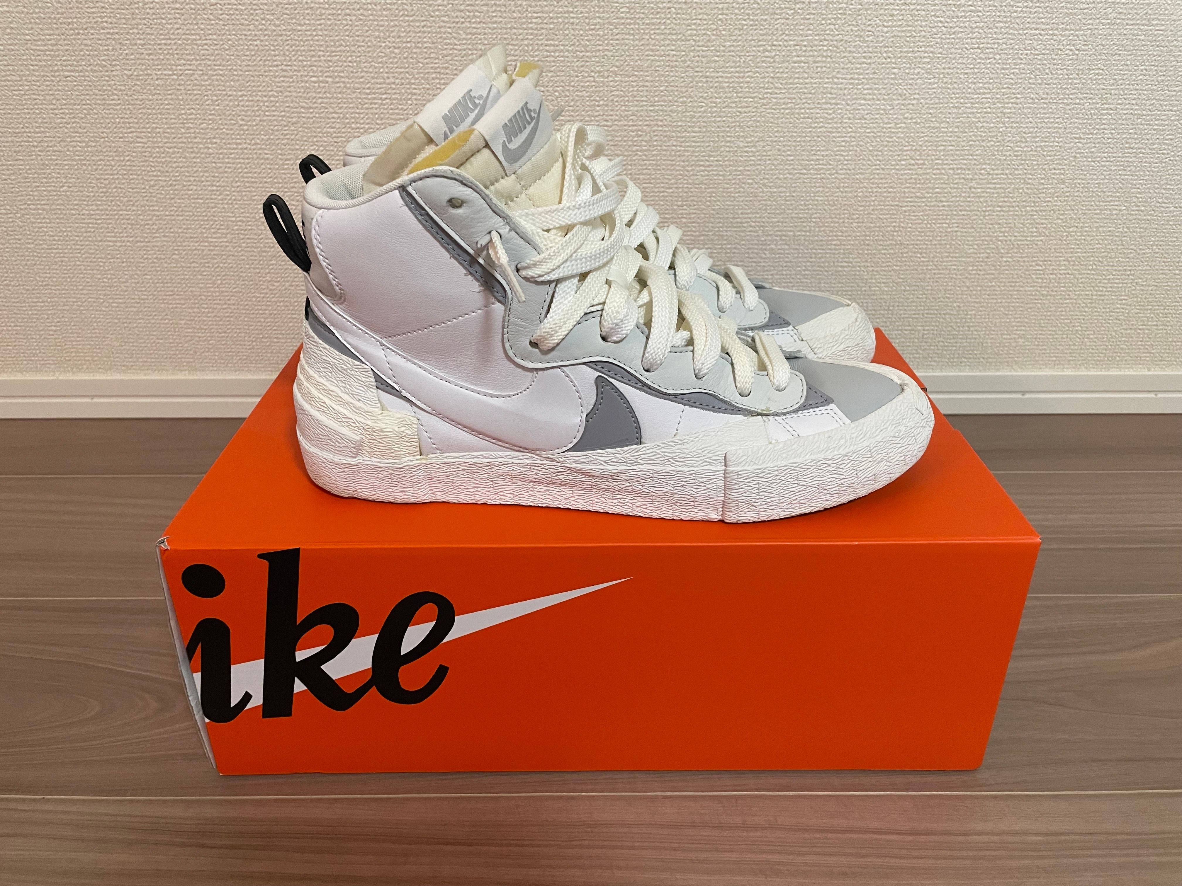 sacai × NIKE BLAZER MID "WHITE/WOLF GREY"