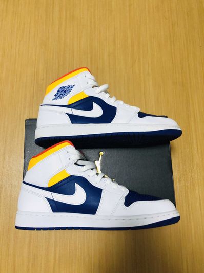 NIKE AIR JORDAN 1 MID "WHITE/NAVY/YELLOW"