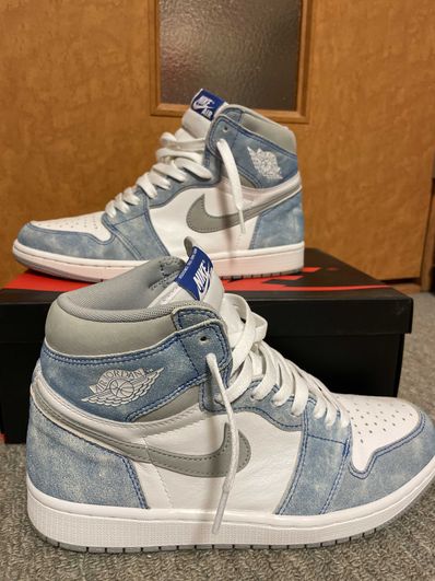 Nike Air Jordan 1 High OG "Hyper Royal"