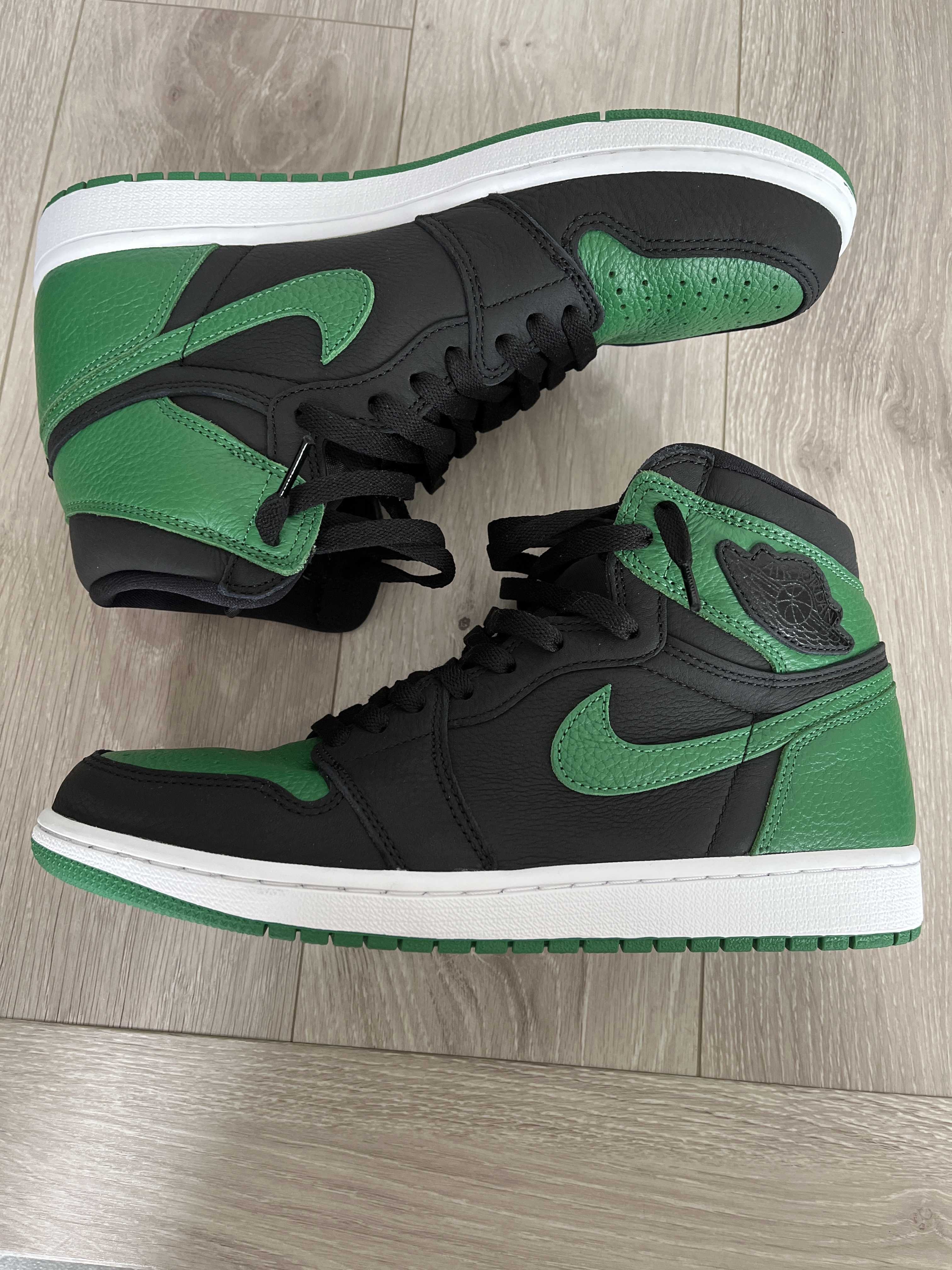 Nike Air Jordan 1 Retro High OG "Black/Pine Green" (2020)      