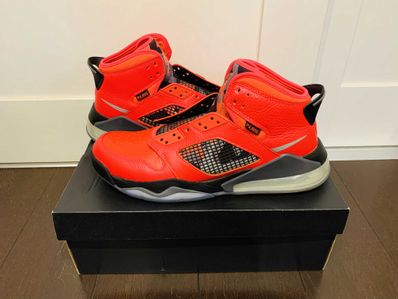Paris Saint-Germain (PSG) × Nike Jordan Mars 270 "Infrared 23/Reflect Silver-Black"