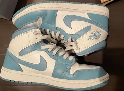 Nike Women's Air Jordan 1 Mid "University Blue"