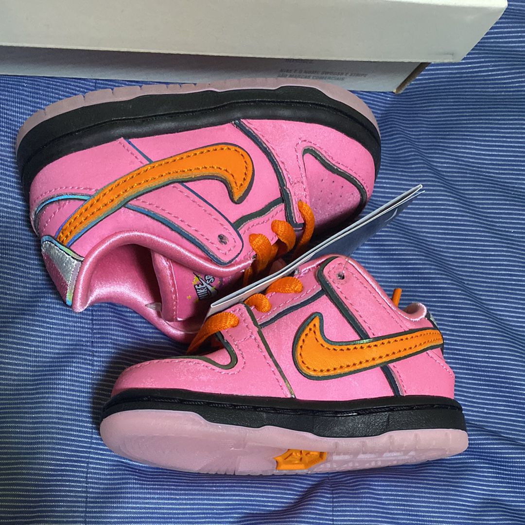 The Powerpuff Girls × Nike SB TD Dunk Low Pro QS "Blossom"