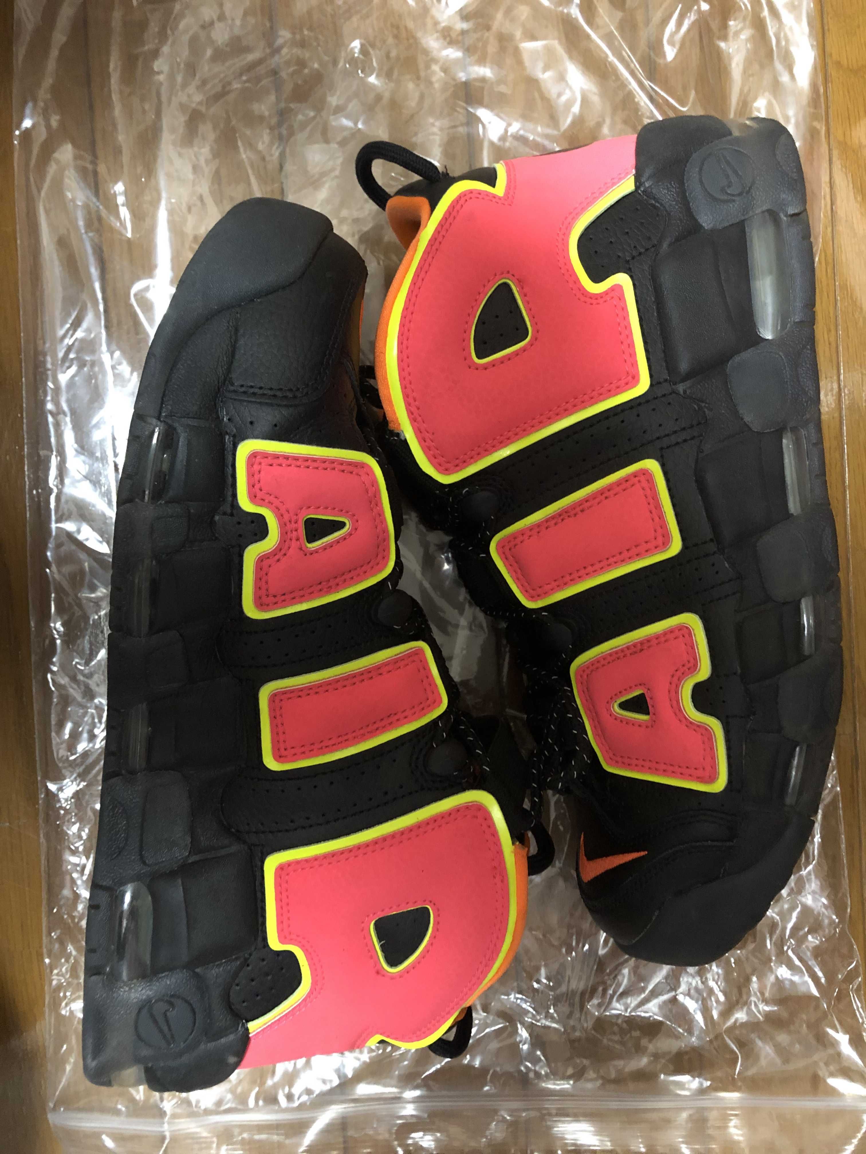 NIKE Women's AIR MORE UPTEMPO "HOT PUNCH"