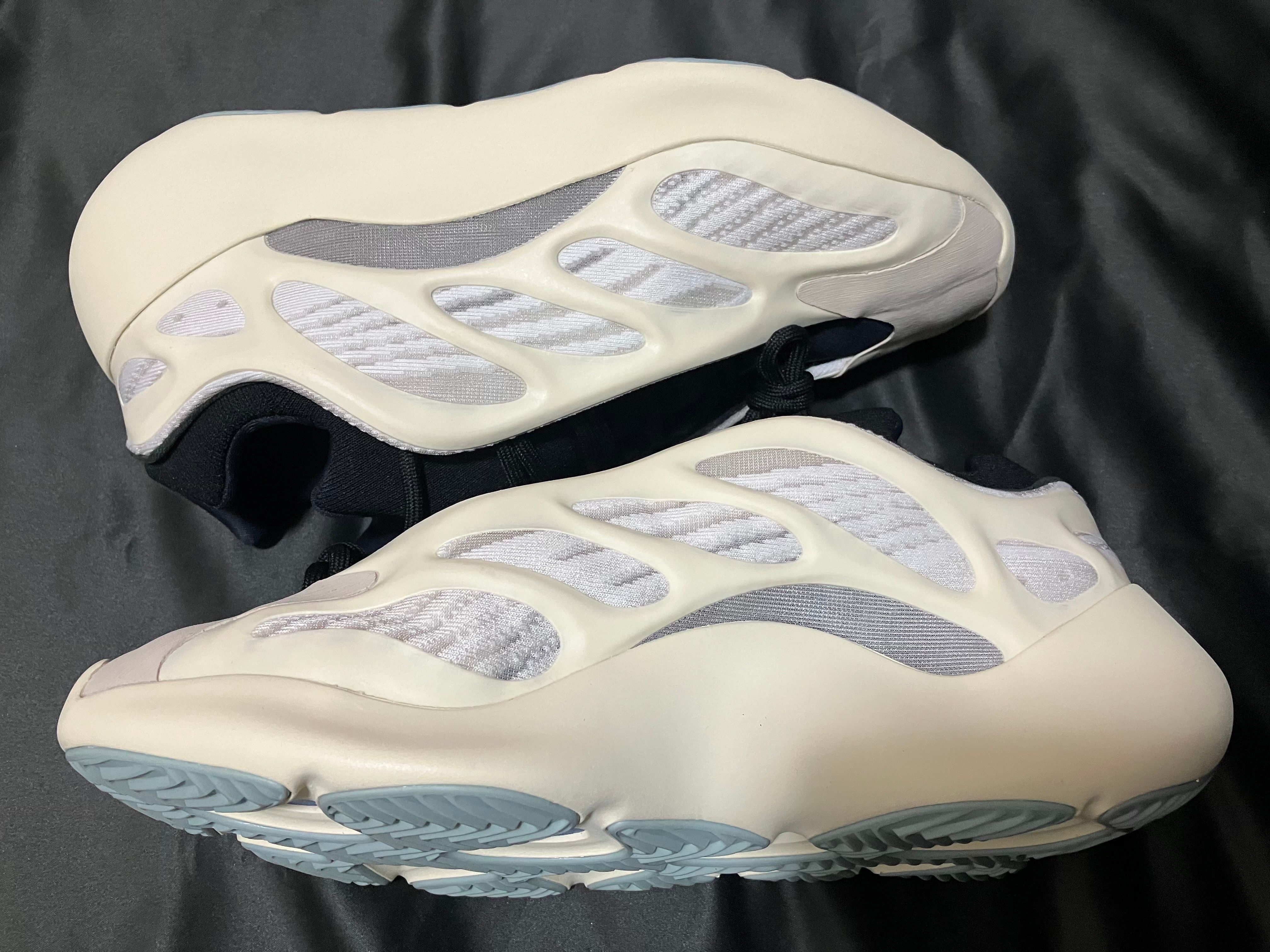 adidas YEEZY 700V3 "Azael"