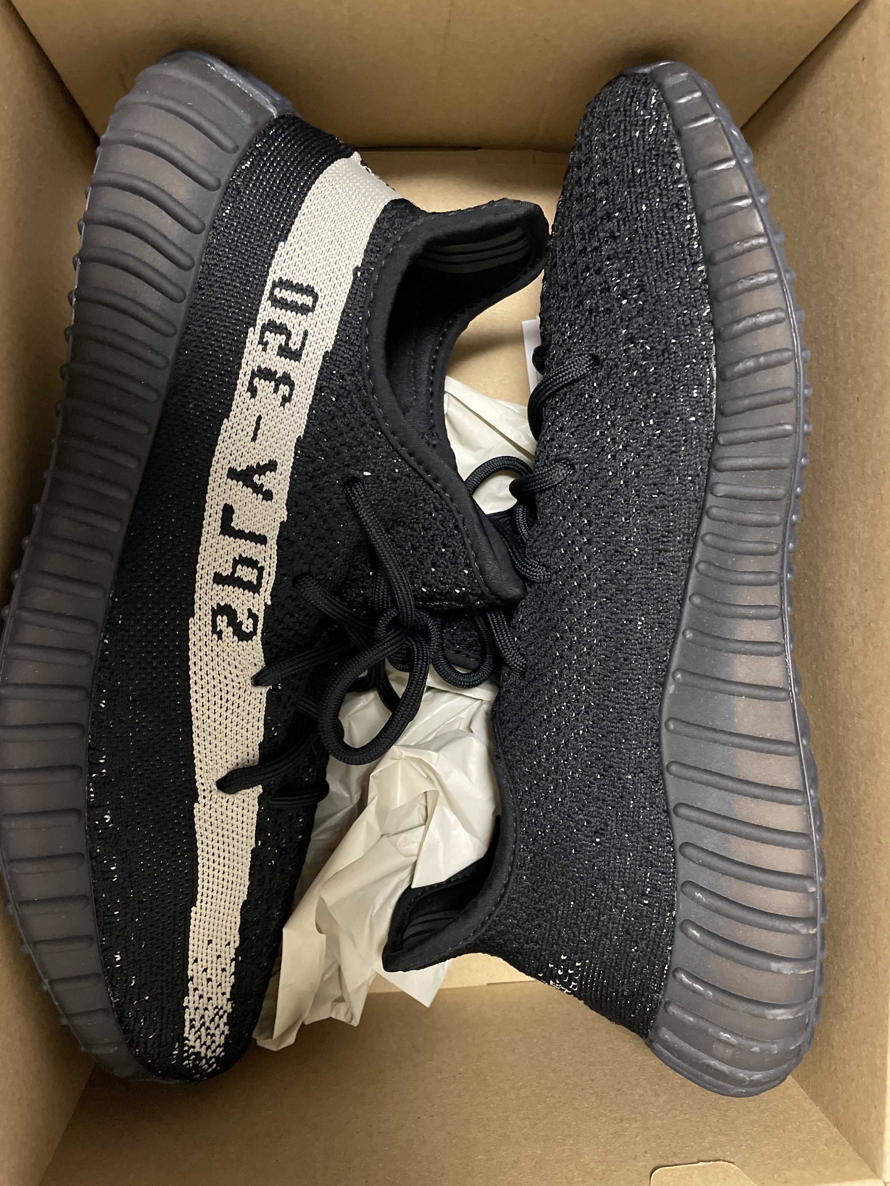 adidas YEEZY Boost 350 V2 "Oreo"