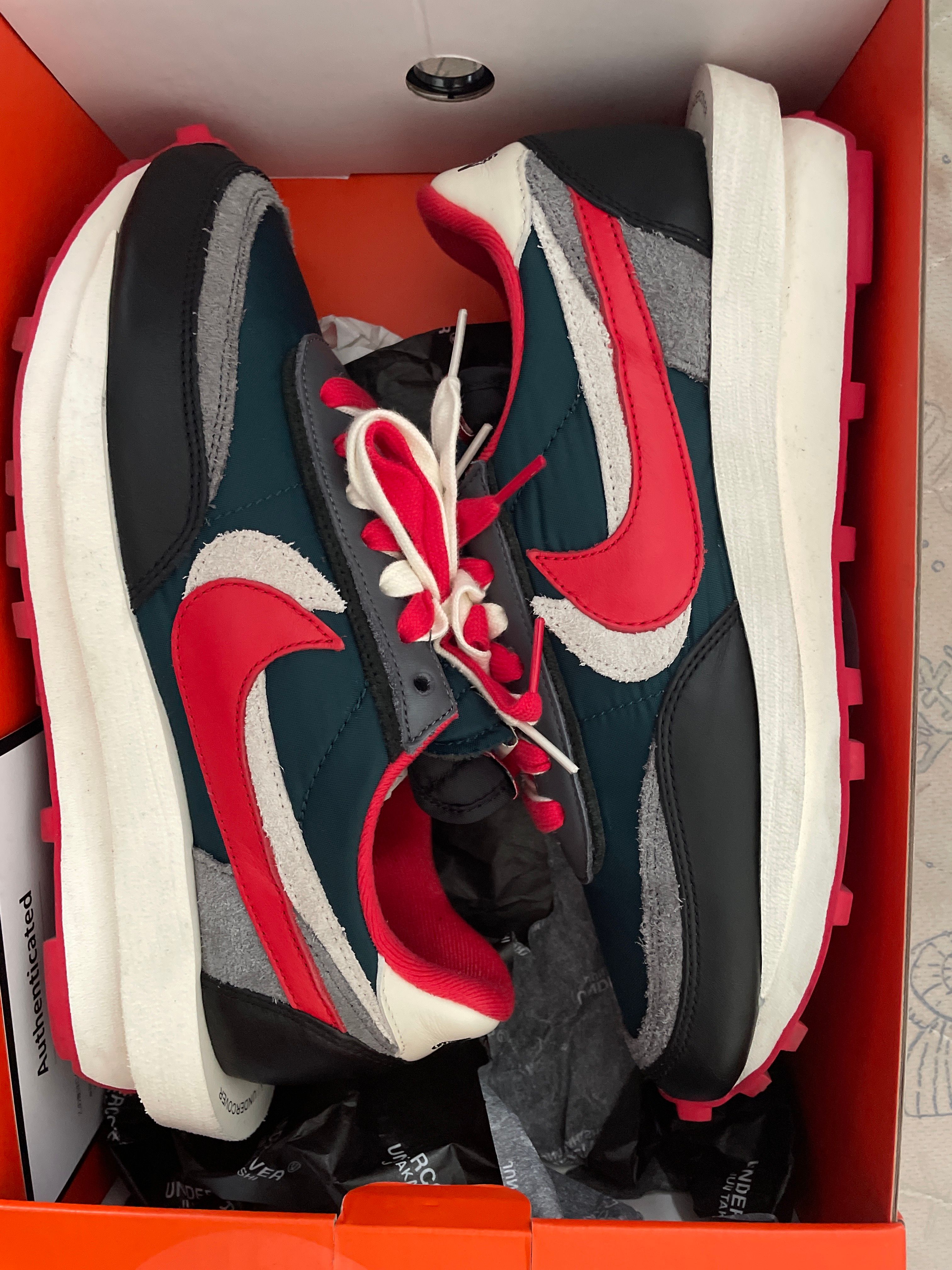 UNDERCOVER × sacai × Nike LD Waffle "Midnight Spruce/Pale Ivory-Dark Grey-University Red"