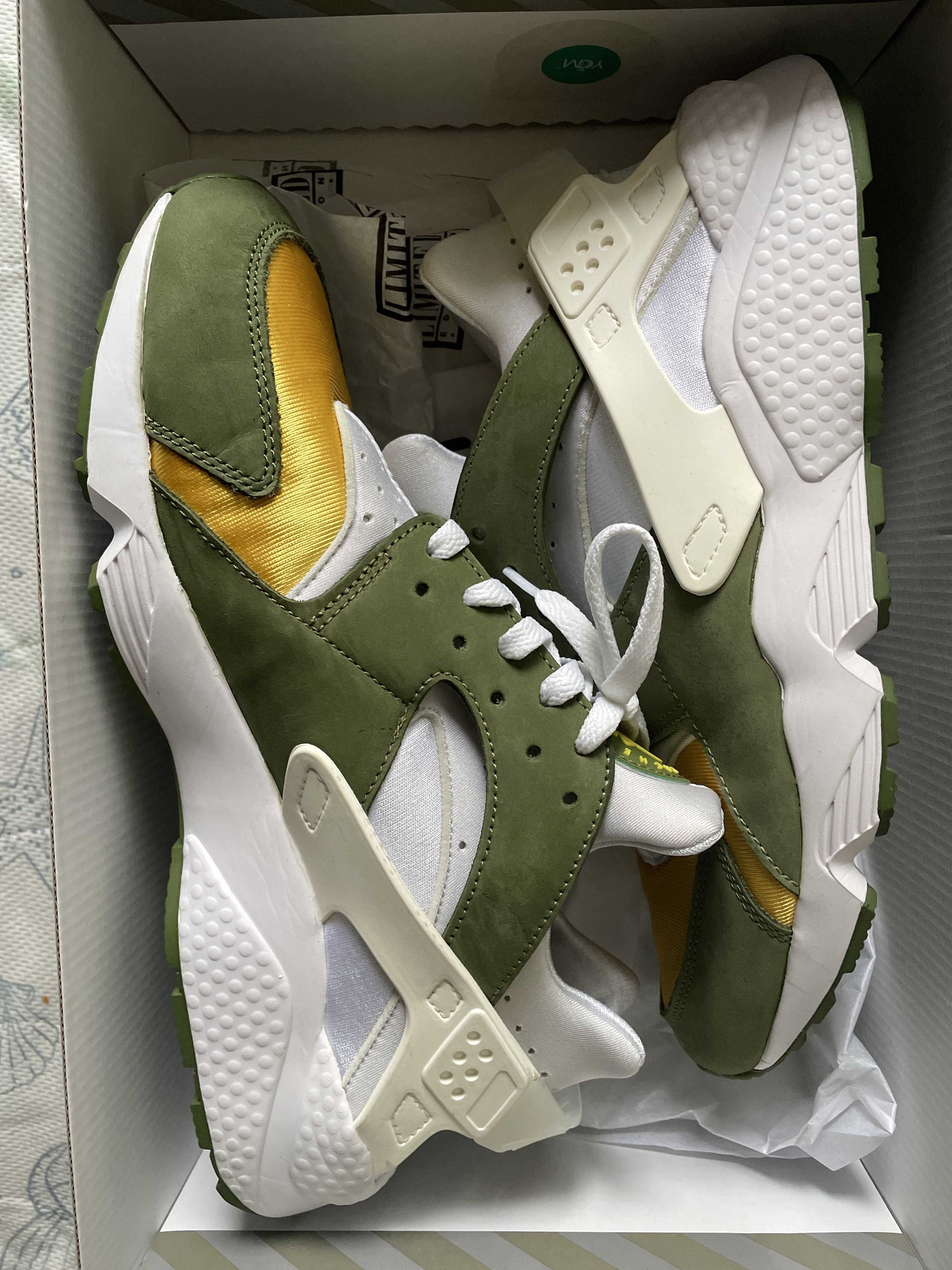 Stussy × Nike Air Huarache "Dark Olive"