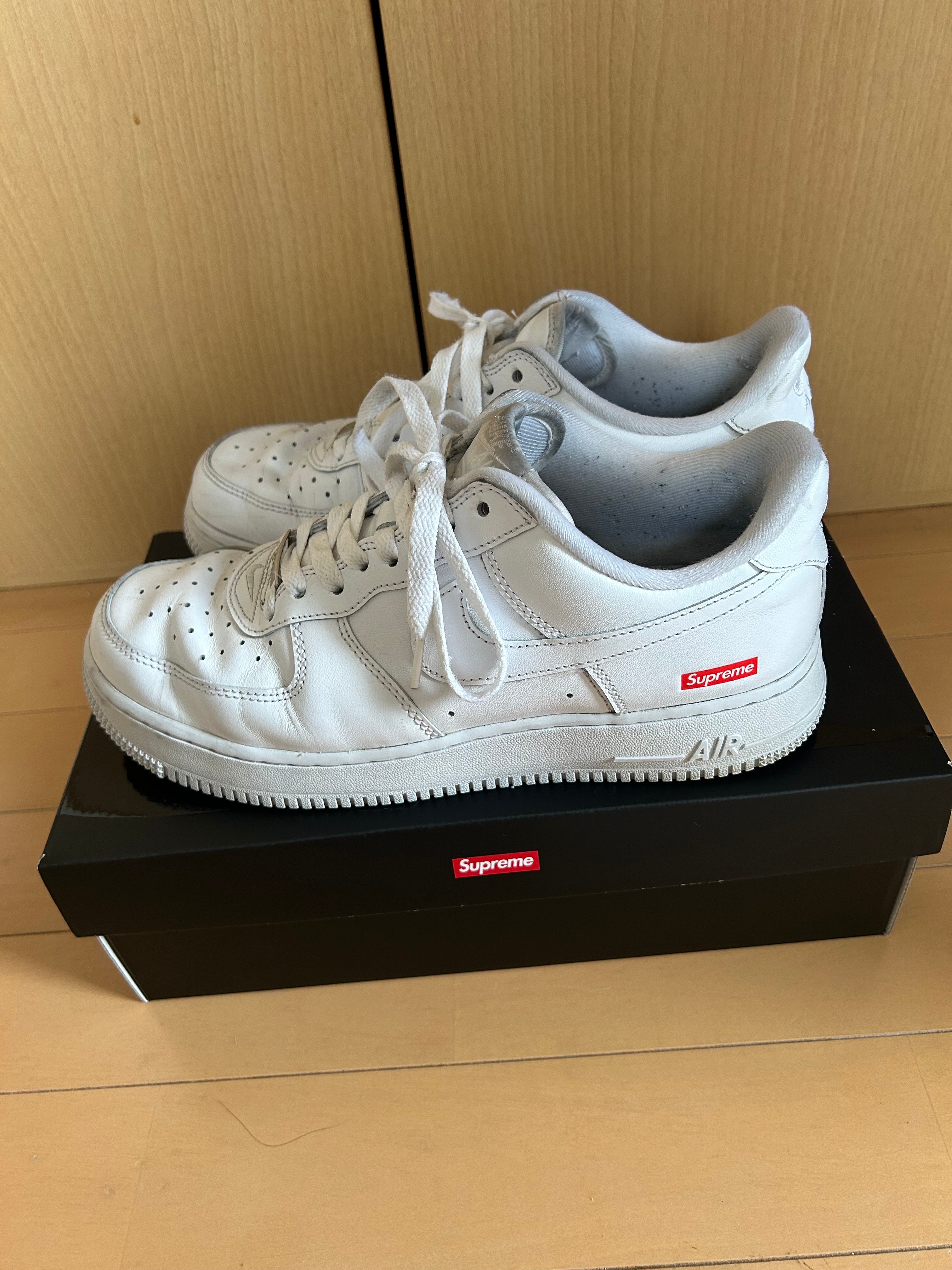 シュプリーム × ナイキ エアフォース1 ロー 