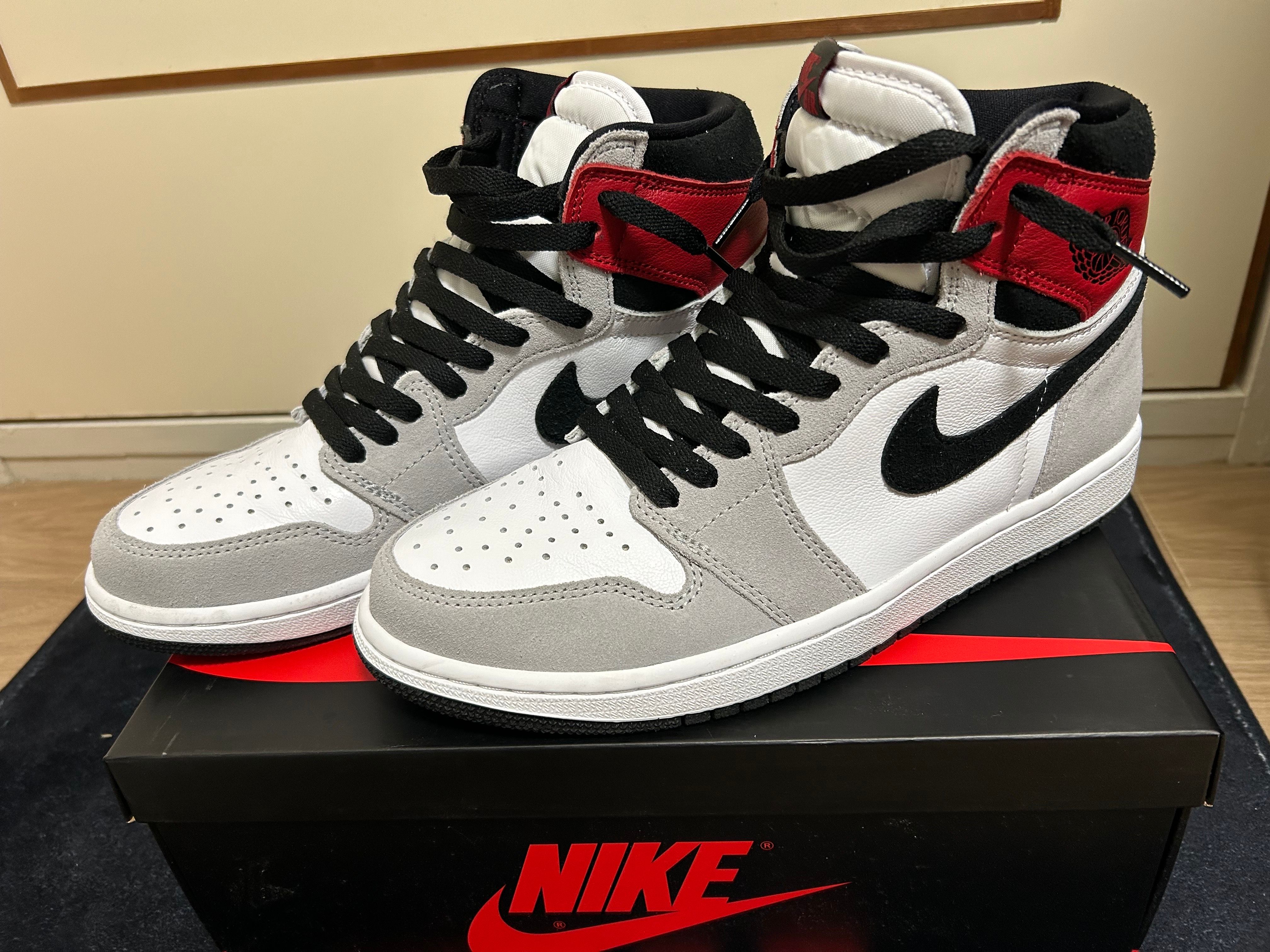 Nike Air Jordan 1 High OG "White/Black/Light Smoke Grey"