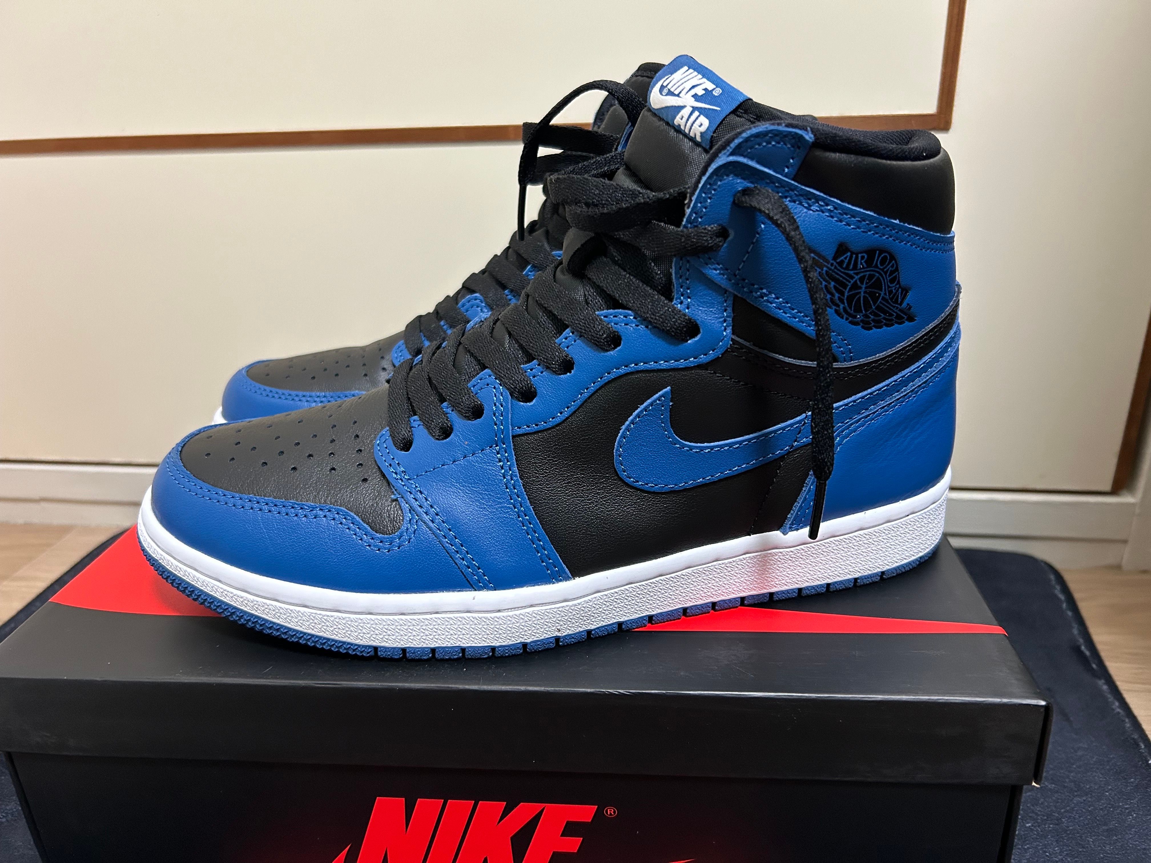 Nike Air Jordan 1 Retro High OG "Dark Marina Blue"